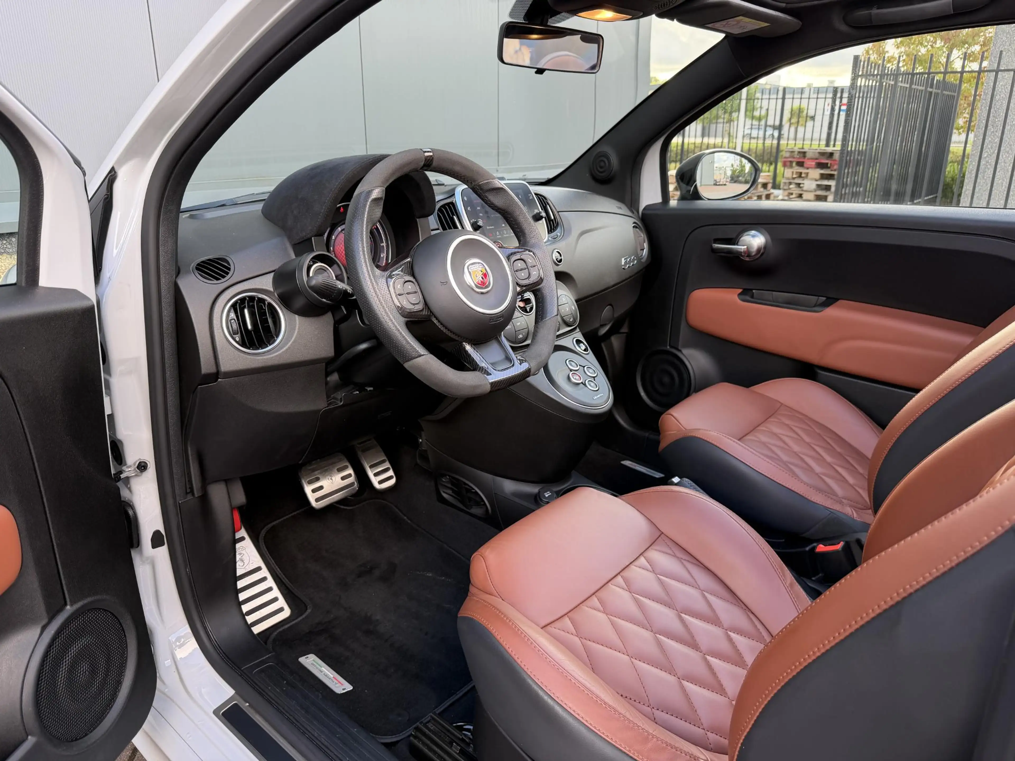 Abarth 595C 1.4 T-Jet Competizione — photo 11