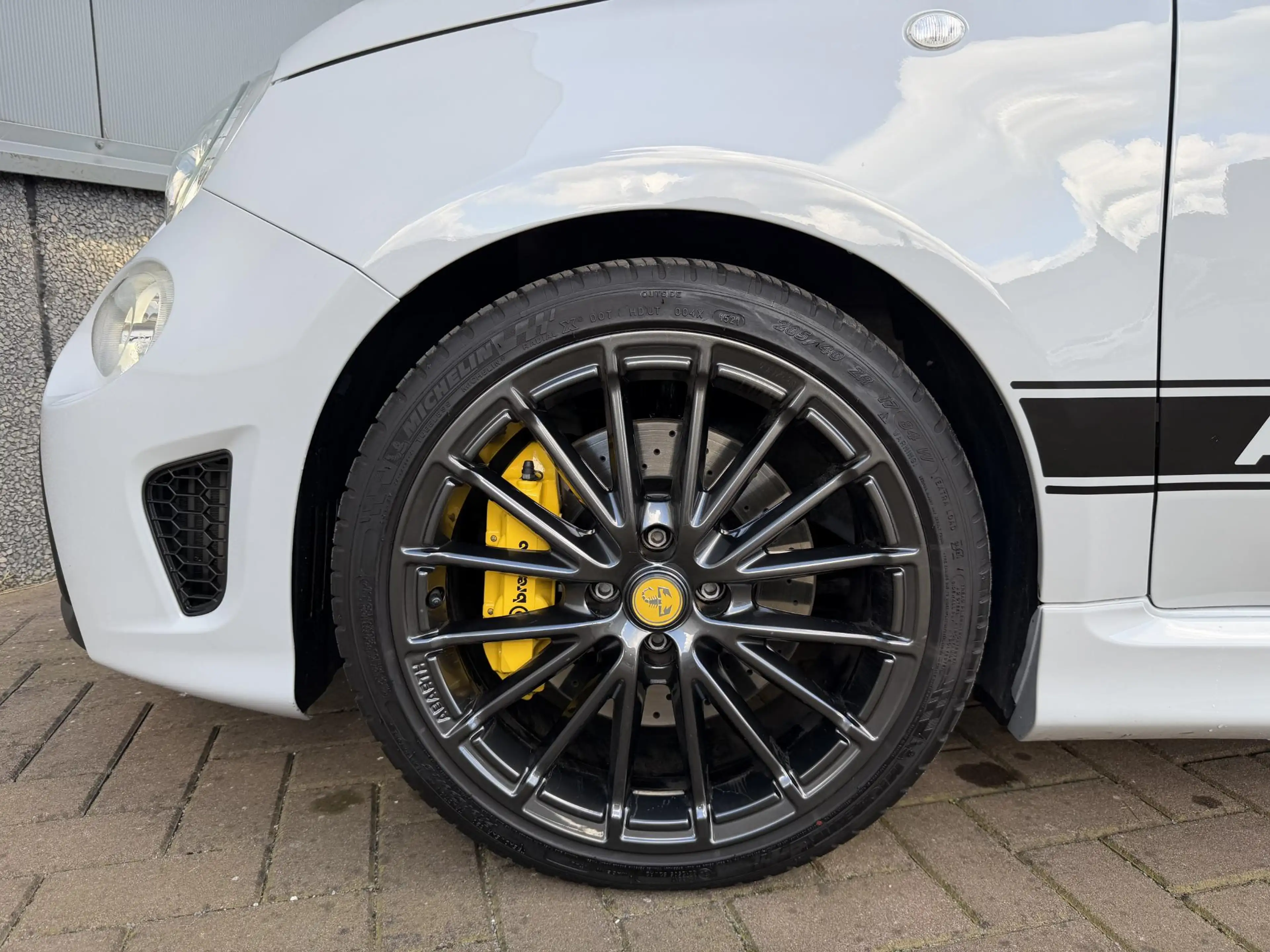 Abarth 595C 1.4 T-Jet Competizione — photo 10
