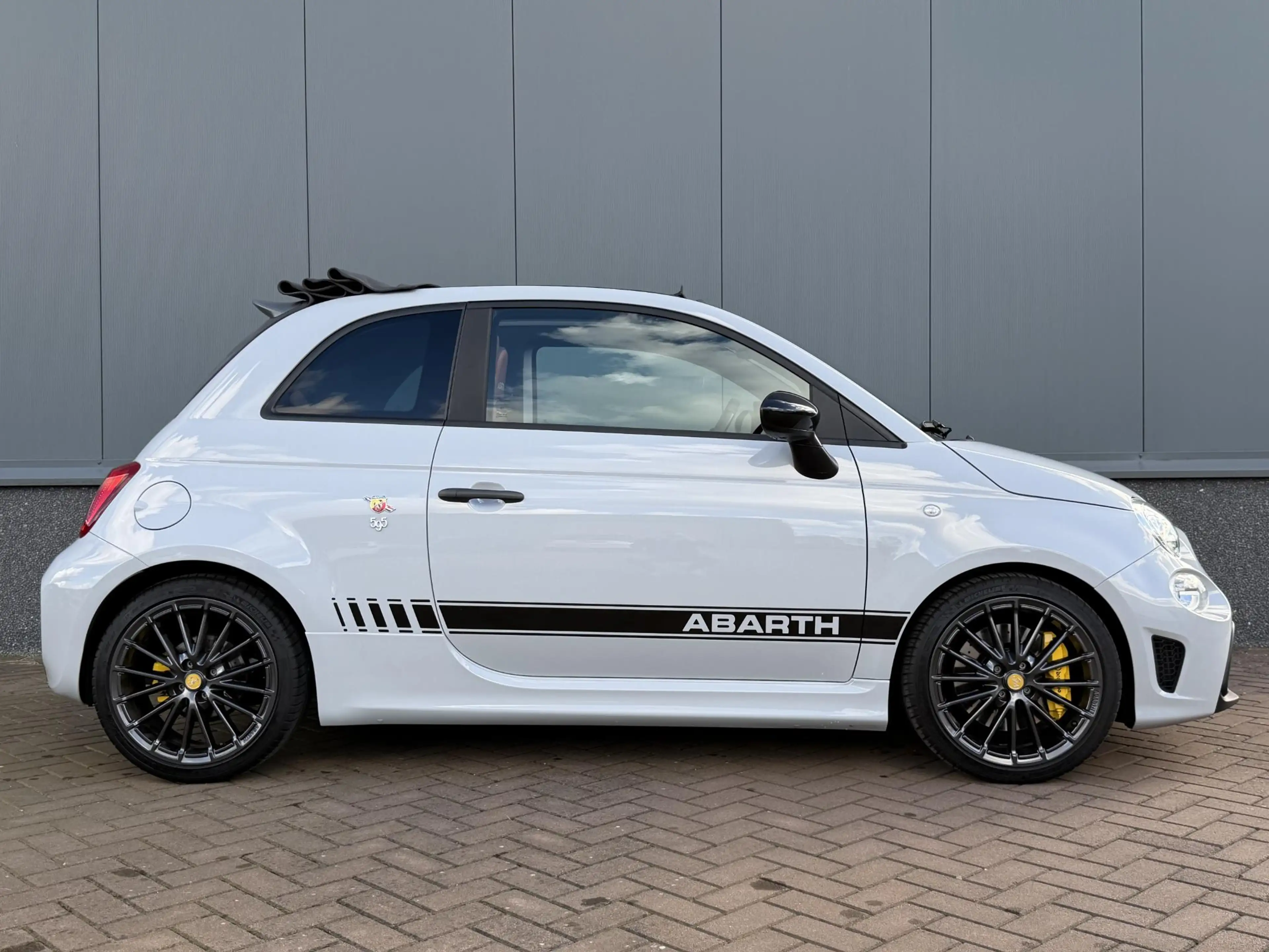 Abarth 595C 1.4 T-Jet Competizione — photo 9