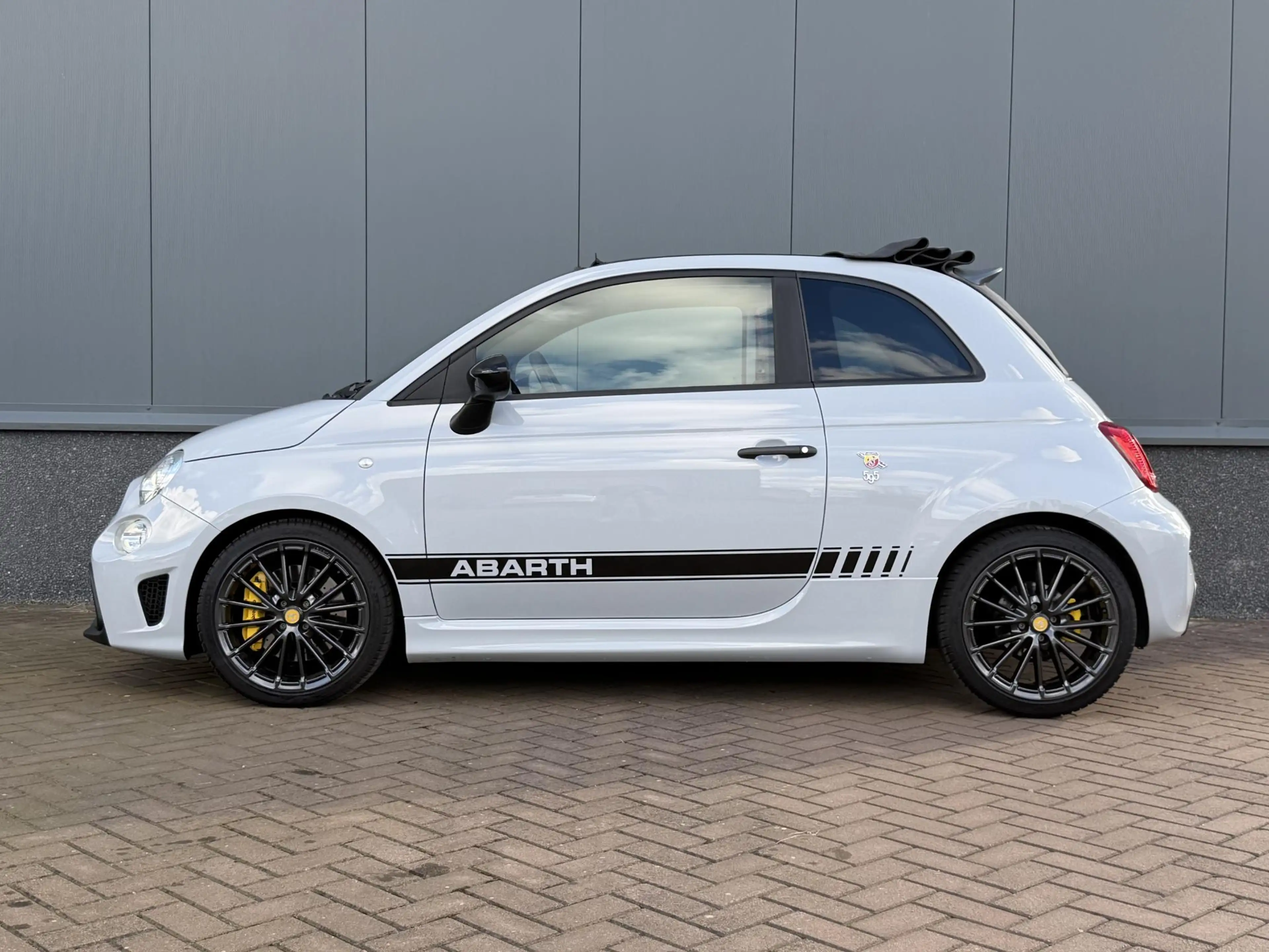 Abarth 595C 1.4 T-Jet Competizione — photo 8