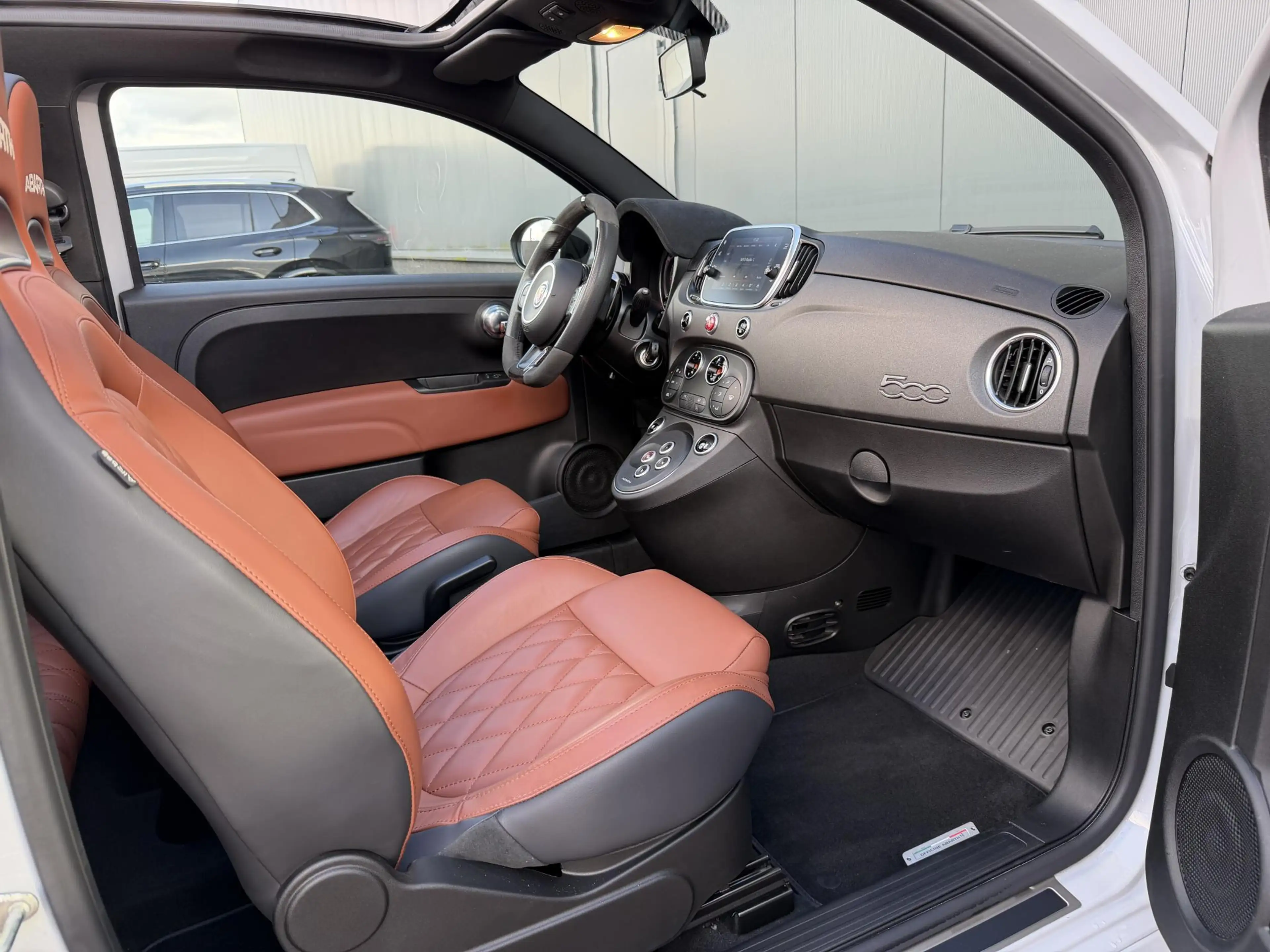 Abarth 595C 1.4 T-Jet Competizione — photo 15