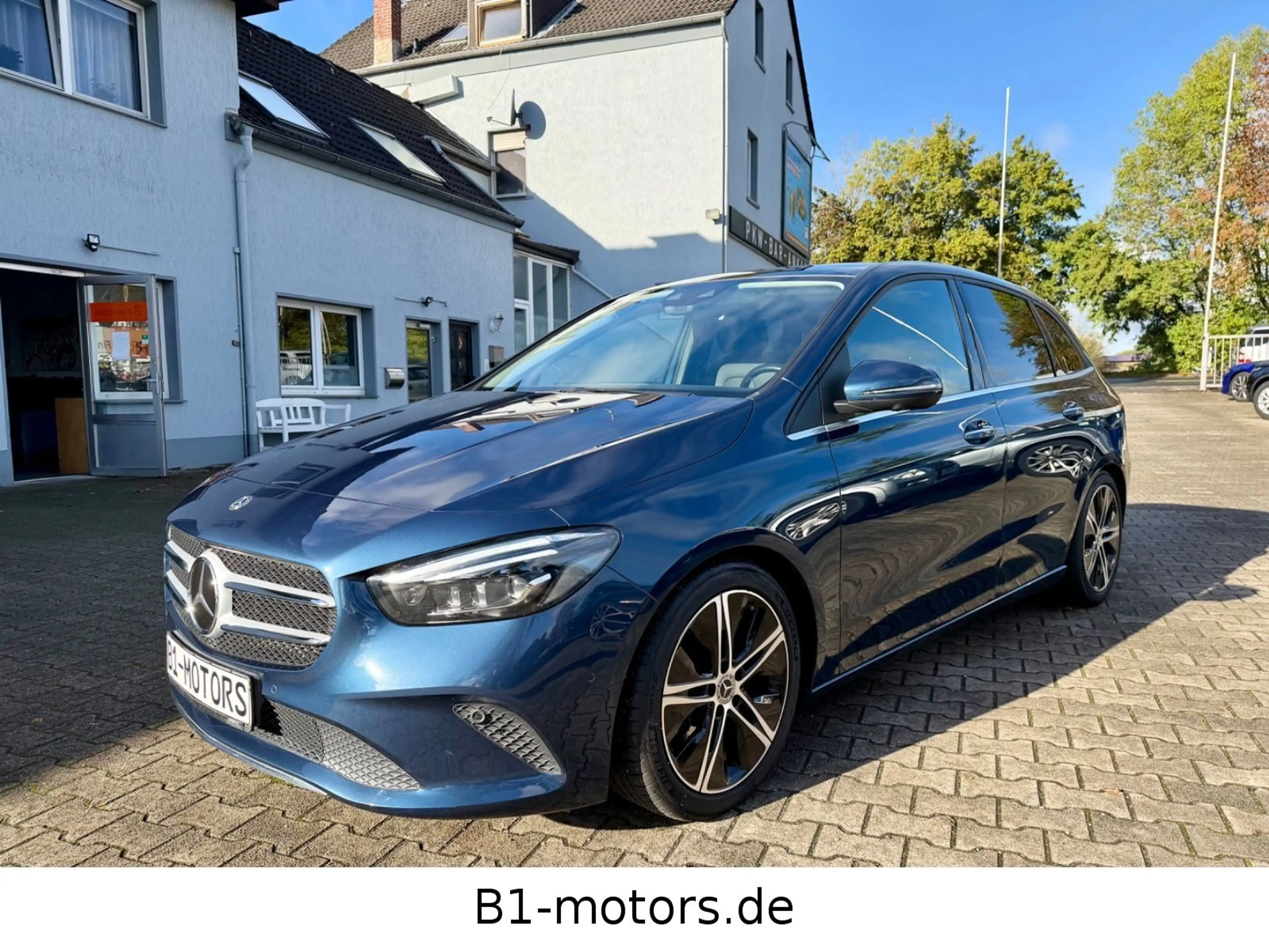 Mercedes-Benz B 220 *Style*Panorama*AMG *CAM 360*AHK*MBUX*