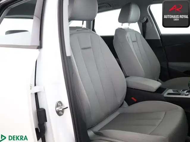 Audi A4 view 11