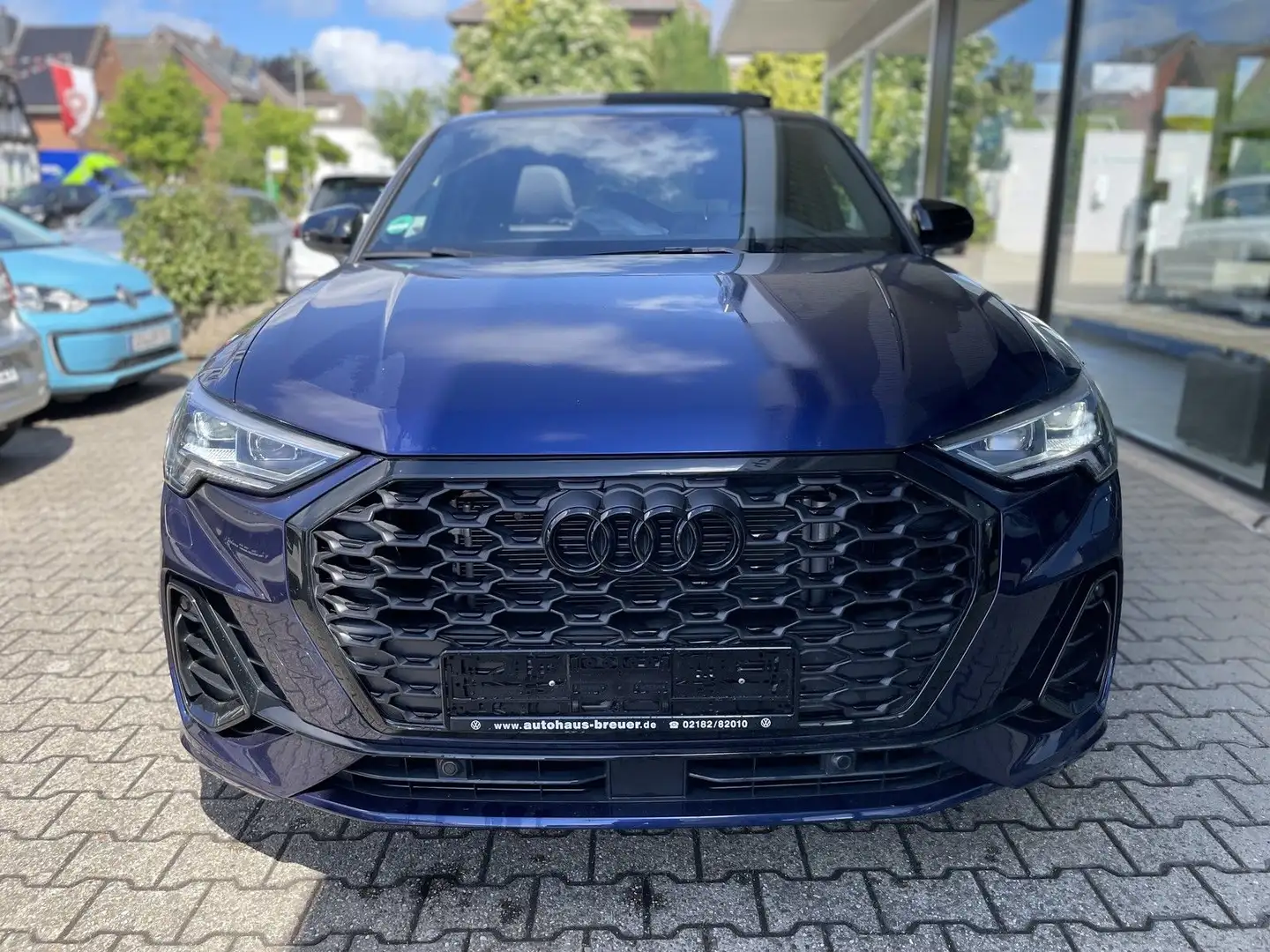 Audi Q3 Sportback 35 TFSI S line, PANO,MATRIX,KAM Blauw - 2