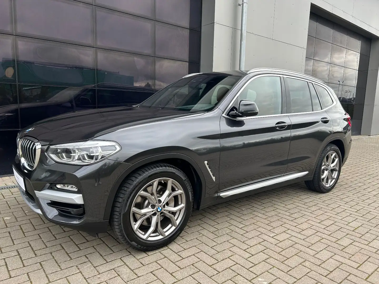 BMW X3 xDrive 30 d xLine 2.Hd.|NavProf|Sportsitze Grau - 1