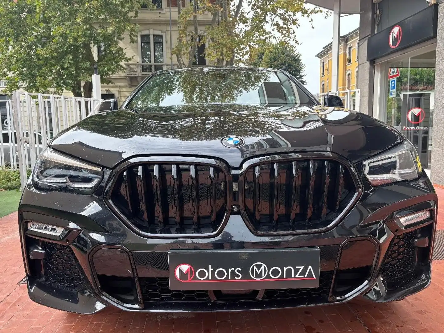 BMW X6 xdrive30d mhev 48V Msport - cerchi 22"- tetto pan Schwarz - 1