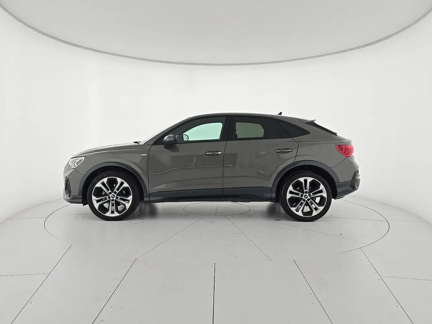 Audi Q3 Q3 Sportback SPB 35 TDI quattro S Tronic S line e Gris - 2