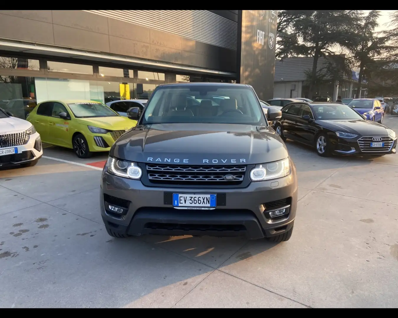 Land Rover Range Rover Sport 3.0 TDV6 HSE Dynamic Silber - 2
