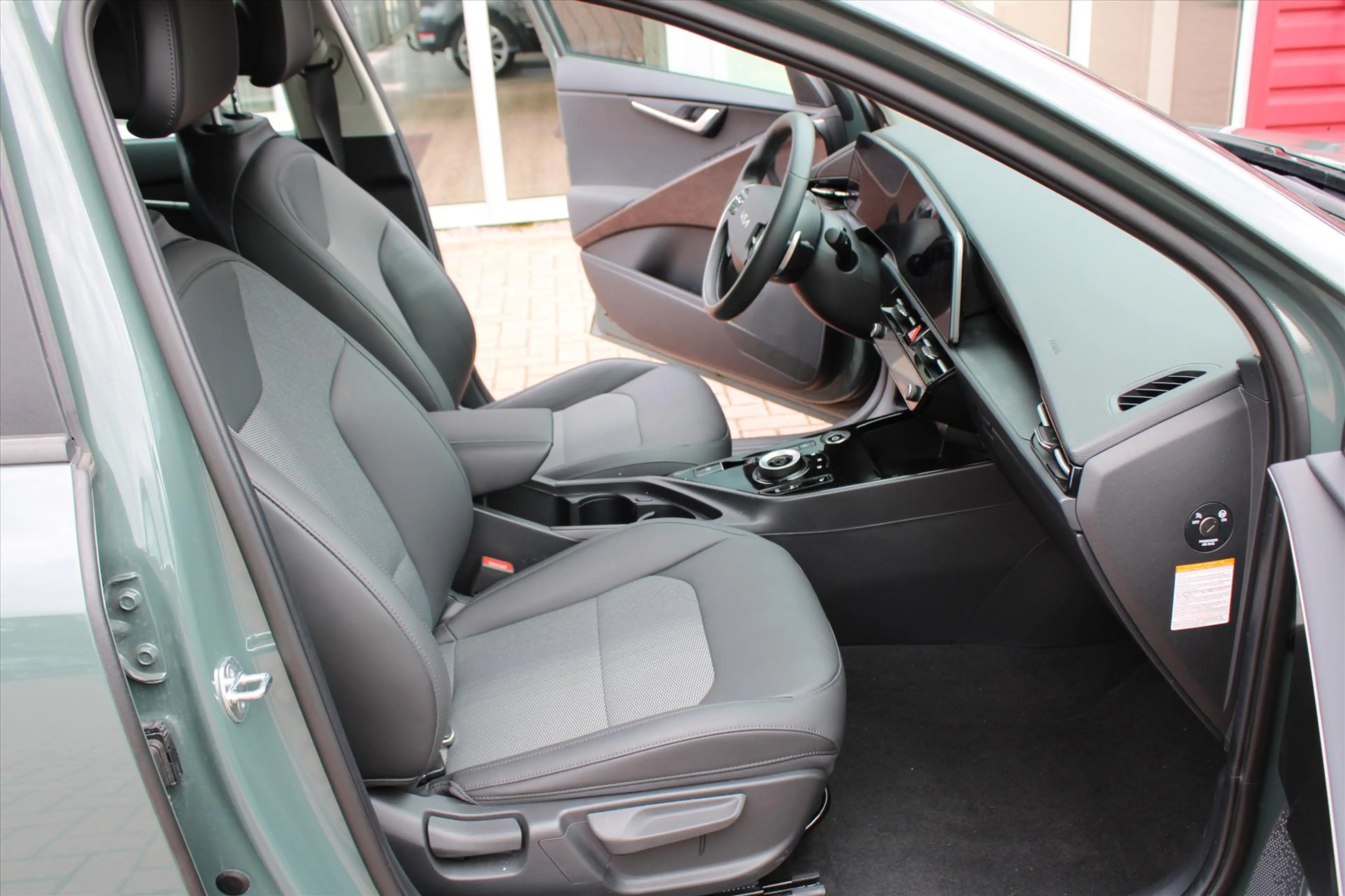 Kia e-Niro 64,8 kWh 204pk Aut DynamicLine, Stoel en Stuurverw — photo 8