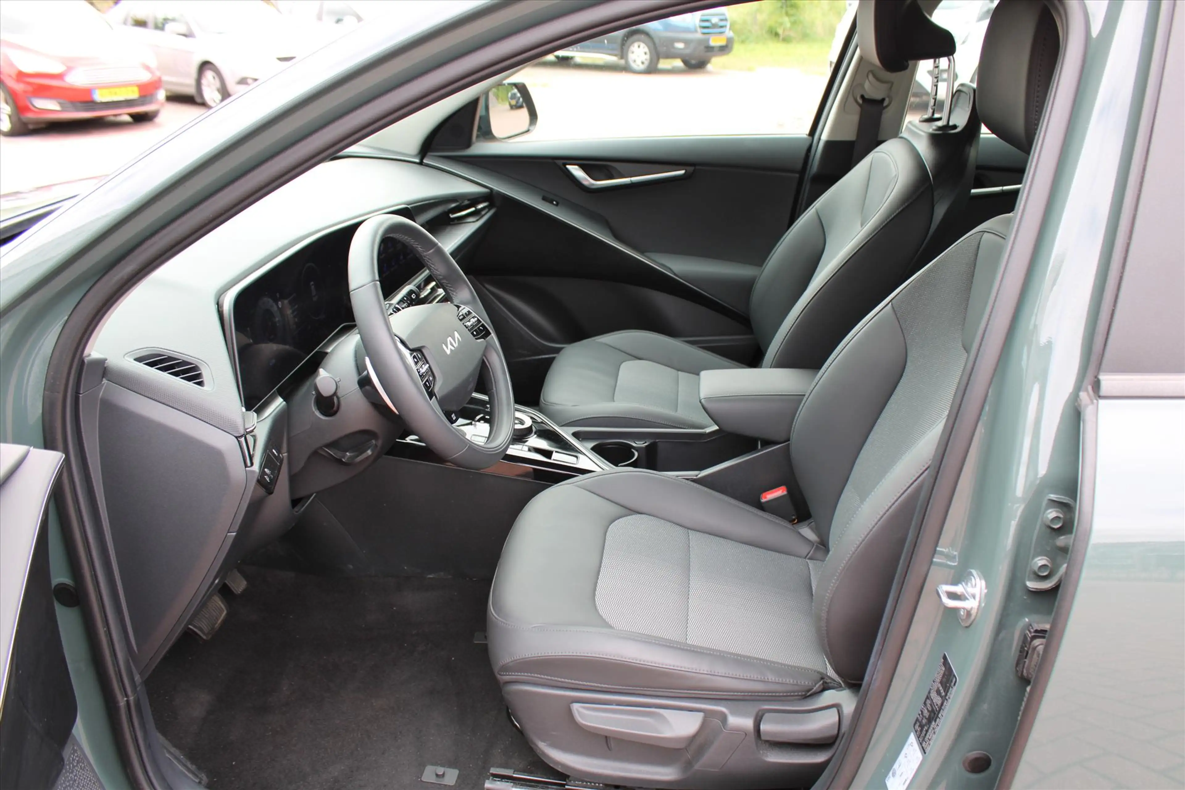 Kia e-Niro 64,8 kWh 204pk Aut DynamicLine, Stoel en Stuurverw — photo 7