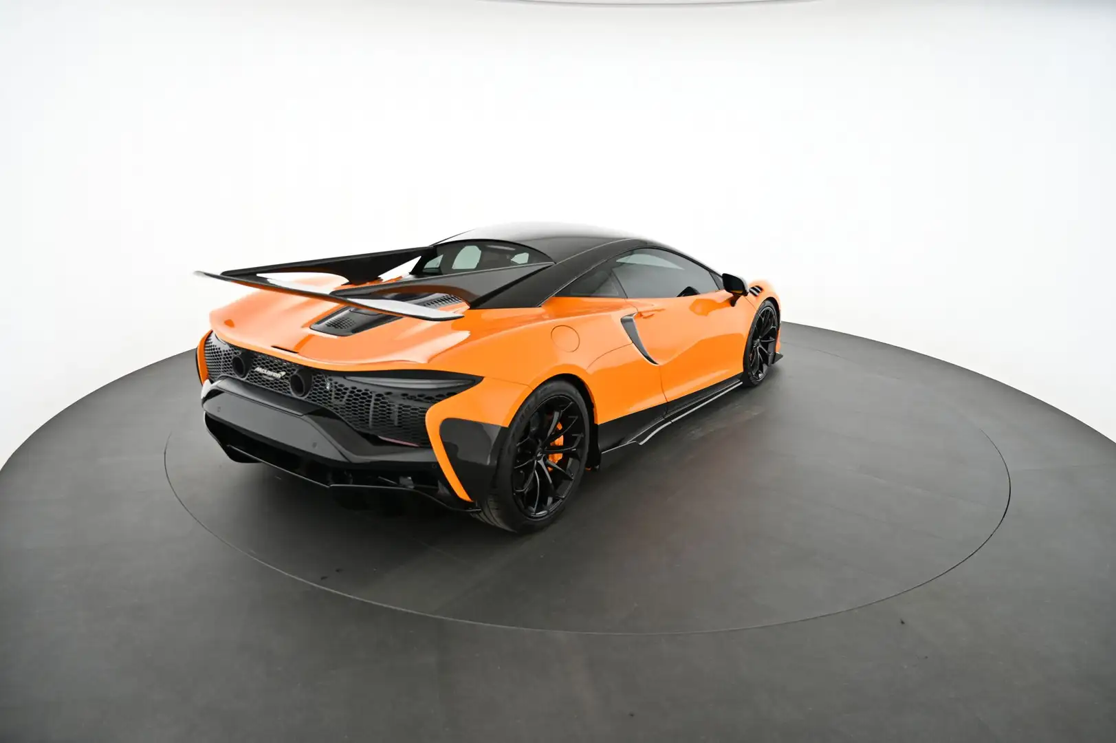 McLaren Artura NOVITEC EXP € 194.567,- Orange - 2