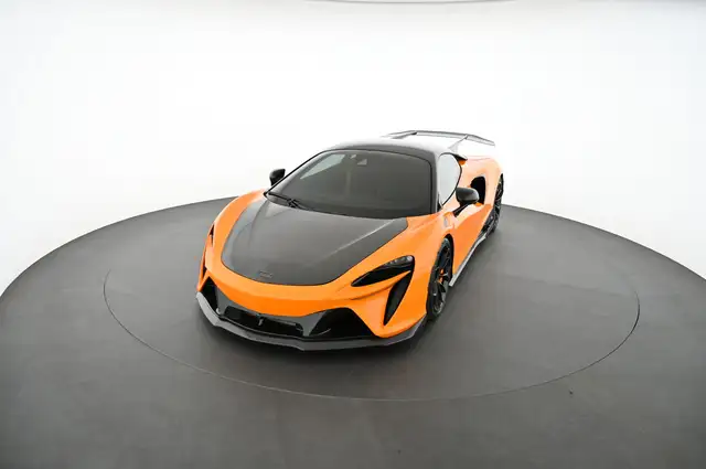 McLaren Artura view 23