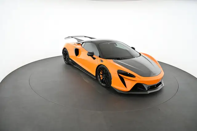 McLaren Artura view 22