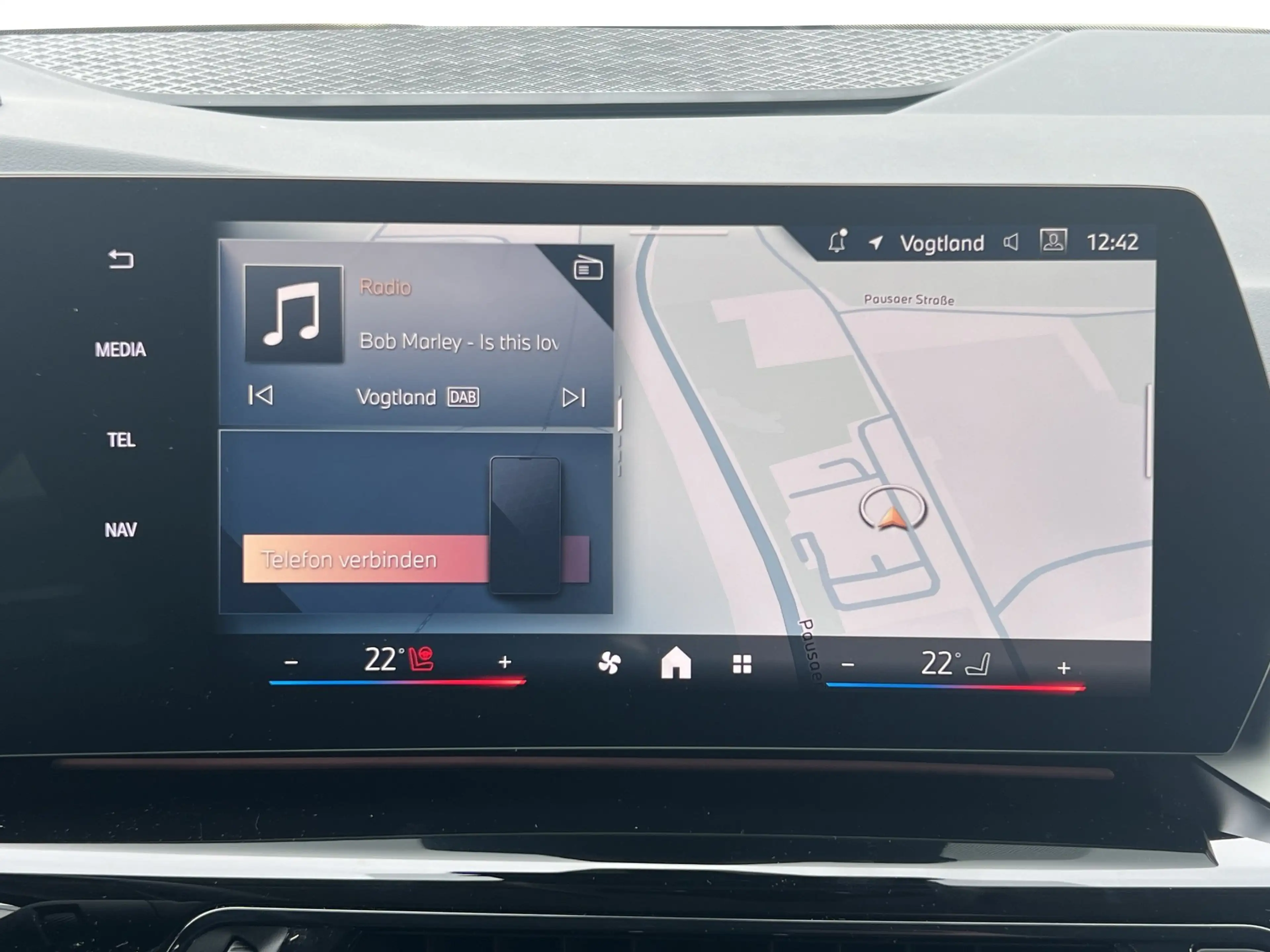 BMW 218 218d Active Tourer ACC LED SpurAss 360° AHK HUD — photo 14
