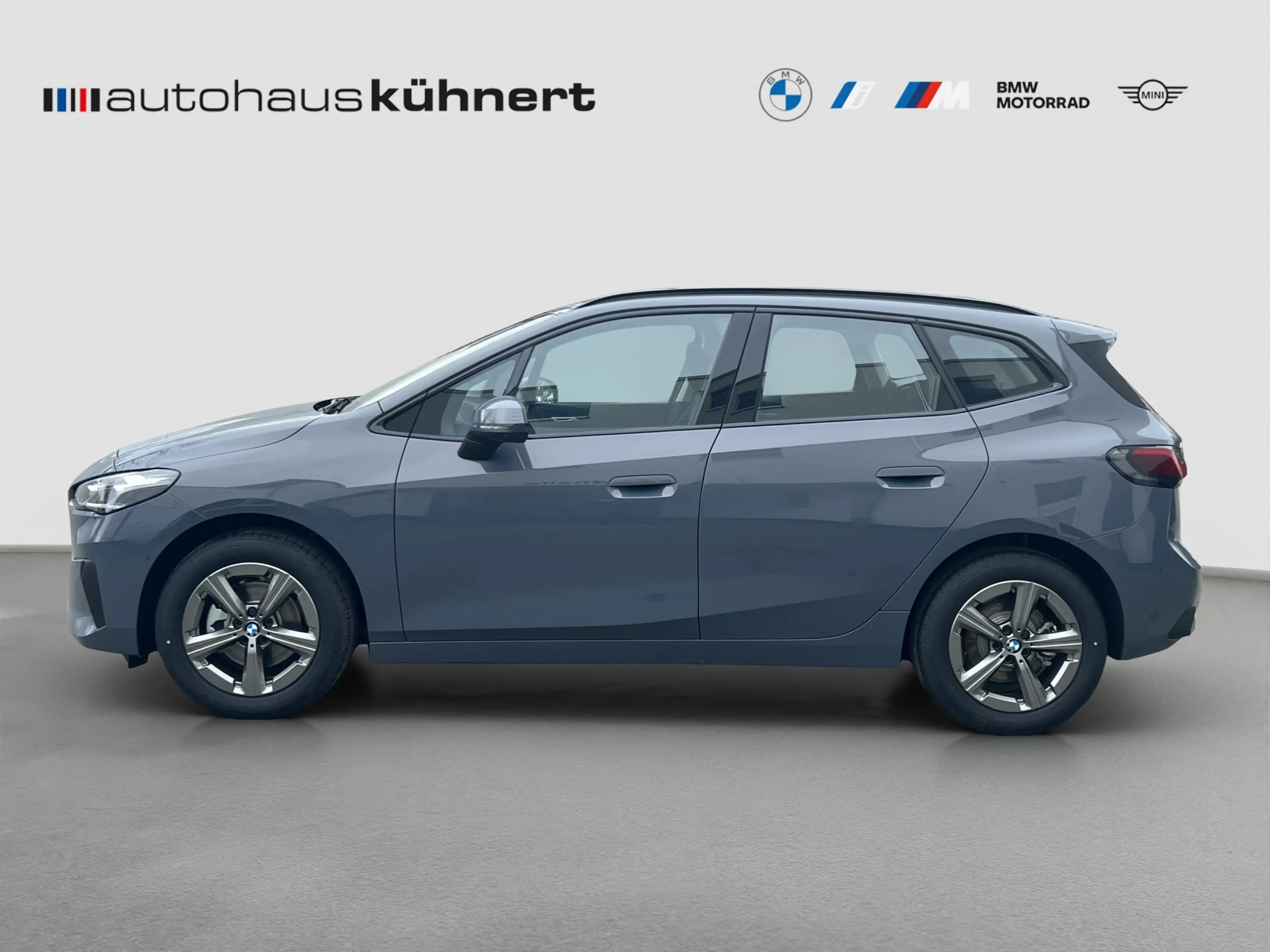 BMW 218 218d Active Tourer ACC LED SpurAss 360° AHK HUD — photo 4