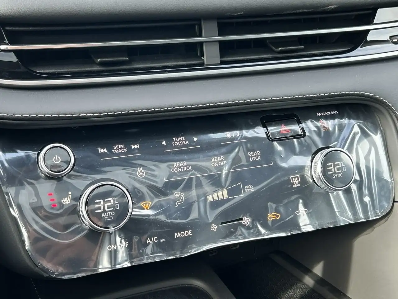 Infiniti QX60 снимка Infiniti QX60