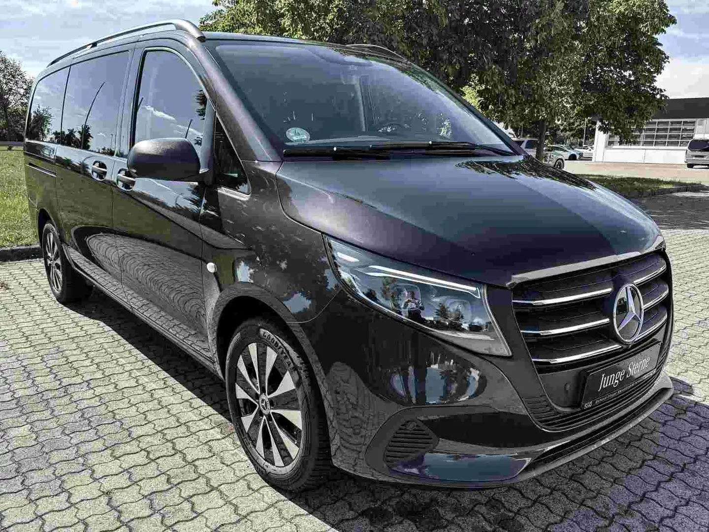 Mercedes-Benz Vito 119 CDI Tourer PRO Lang Totwink+MBUX Gris - 2