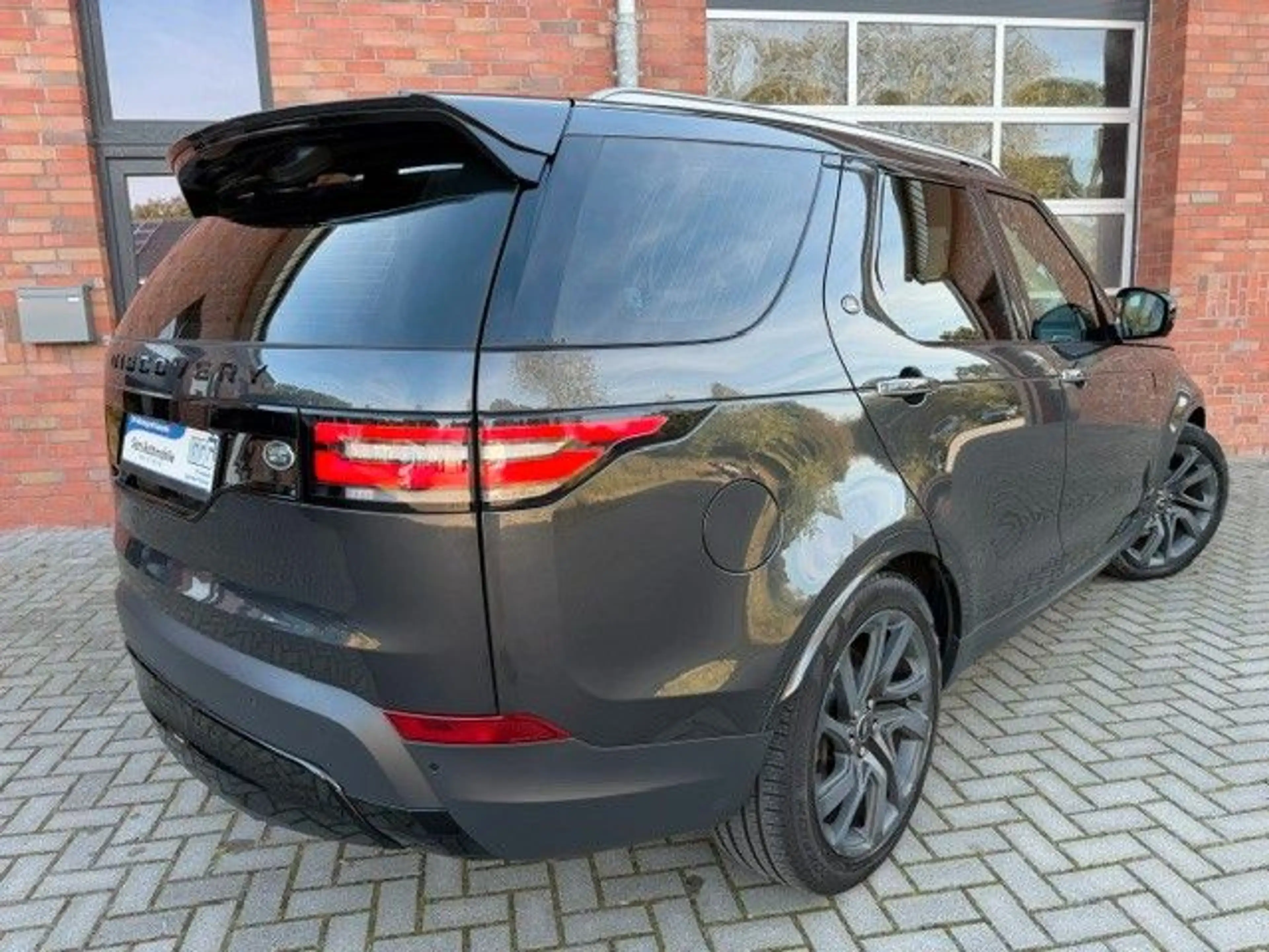 Land Rover Discovery DISCOVERY 5 HSE LUXURY,PANO,7-ELEK SITZE, 1.HAND — photo 6