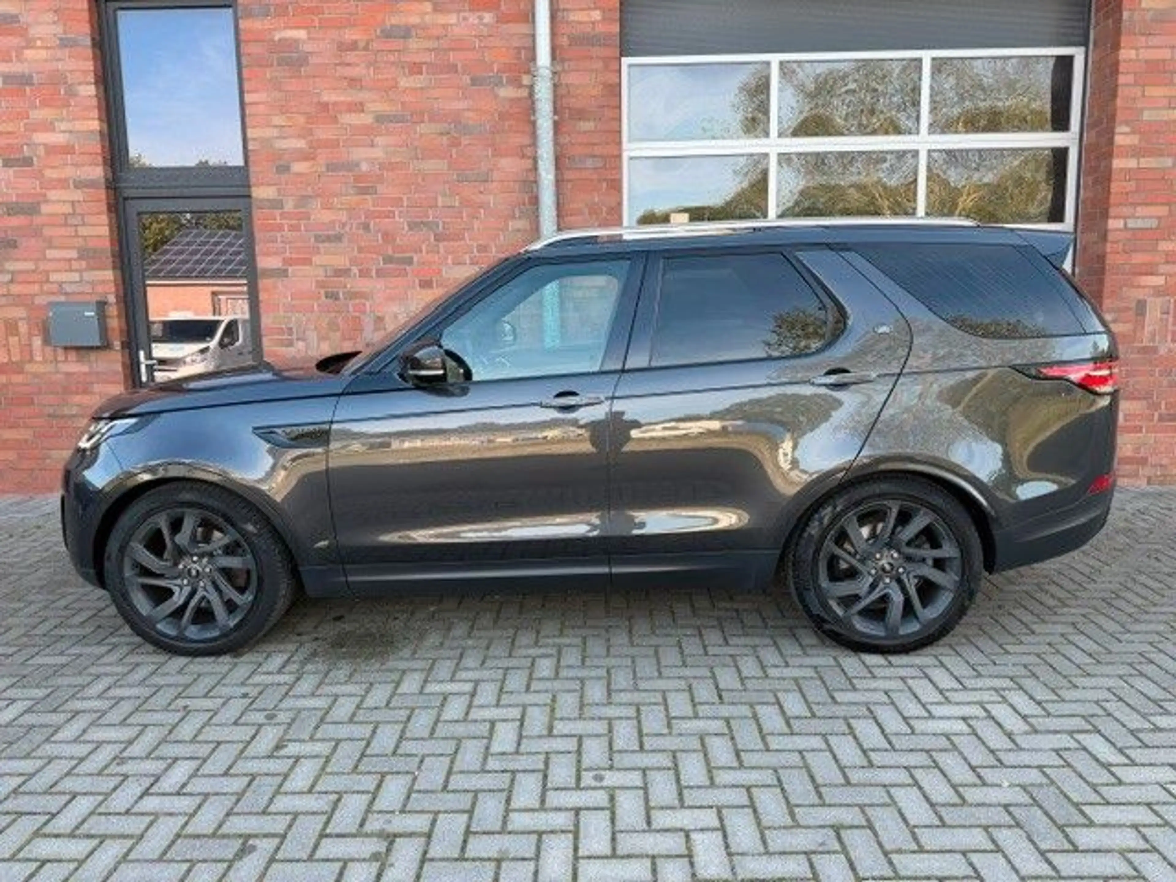 Land Rover Discovery DISCOVERY 5 HSE LUXURY,PANO,7-ELEK SITZE, 1.HAND — photo 2
