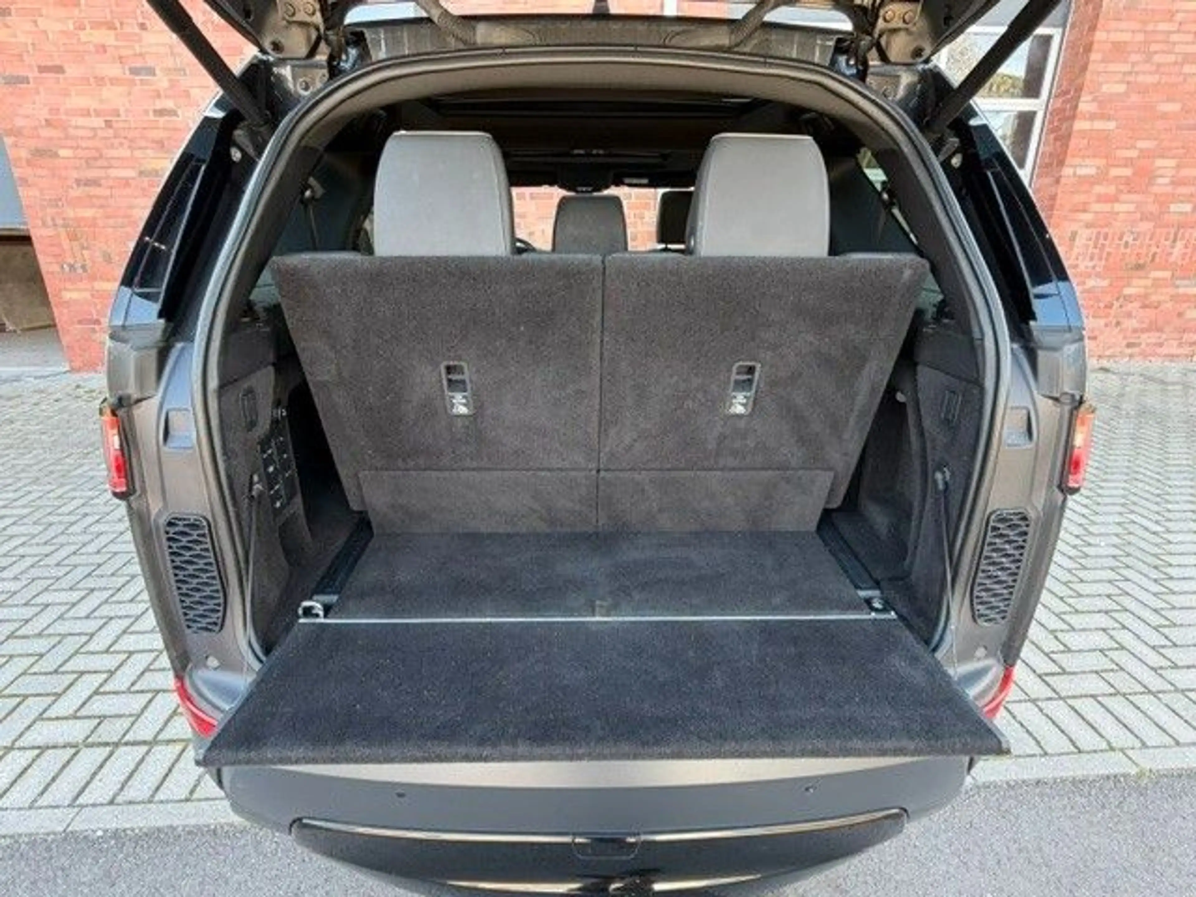 Land Rover Discovery DISCOVERY 5 HSE LUXURY,PANO,7-ELEK SITZE, 1.HAND — photo 10