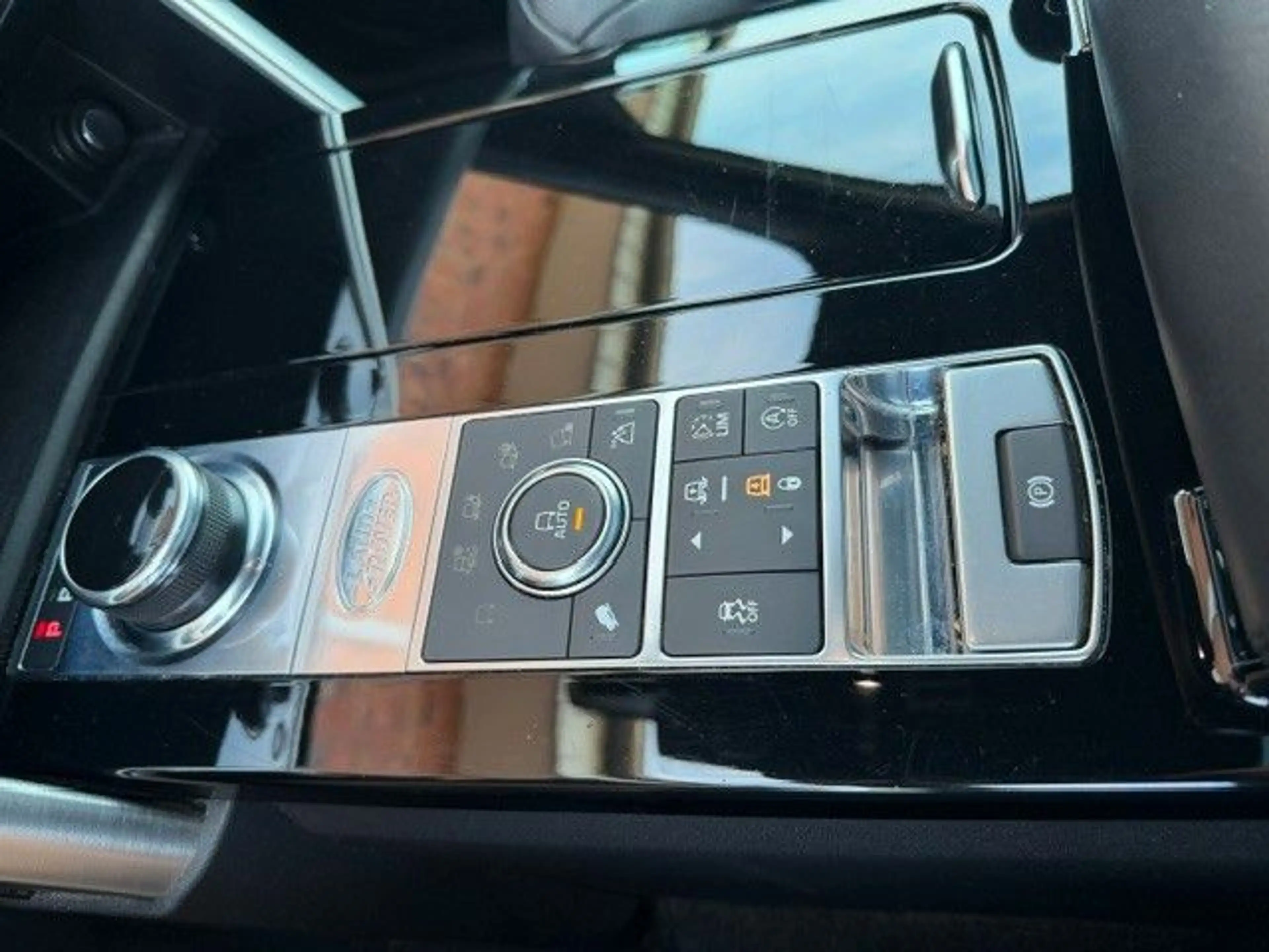 Land Rover Discovery DISCOVERY 5 HSE LUXURY,PANO,7-ELEK SITZE, 1.HAND — photo 14
