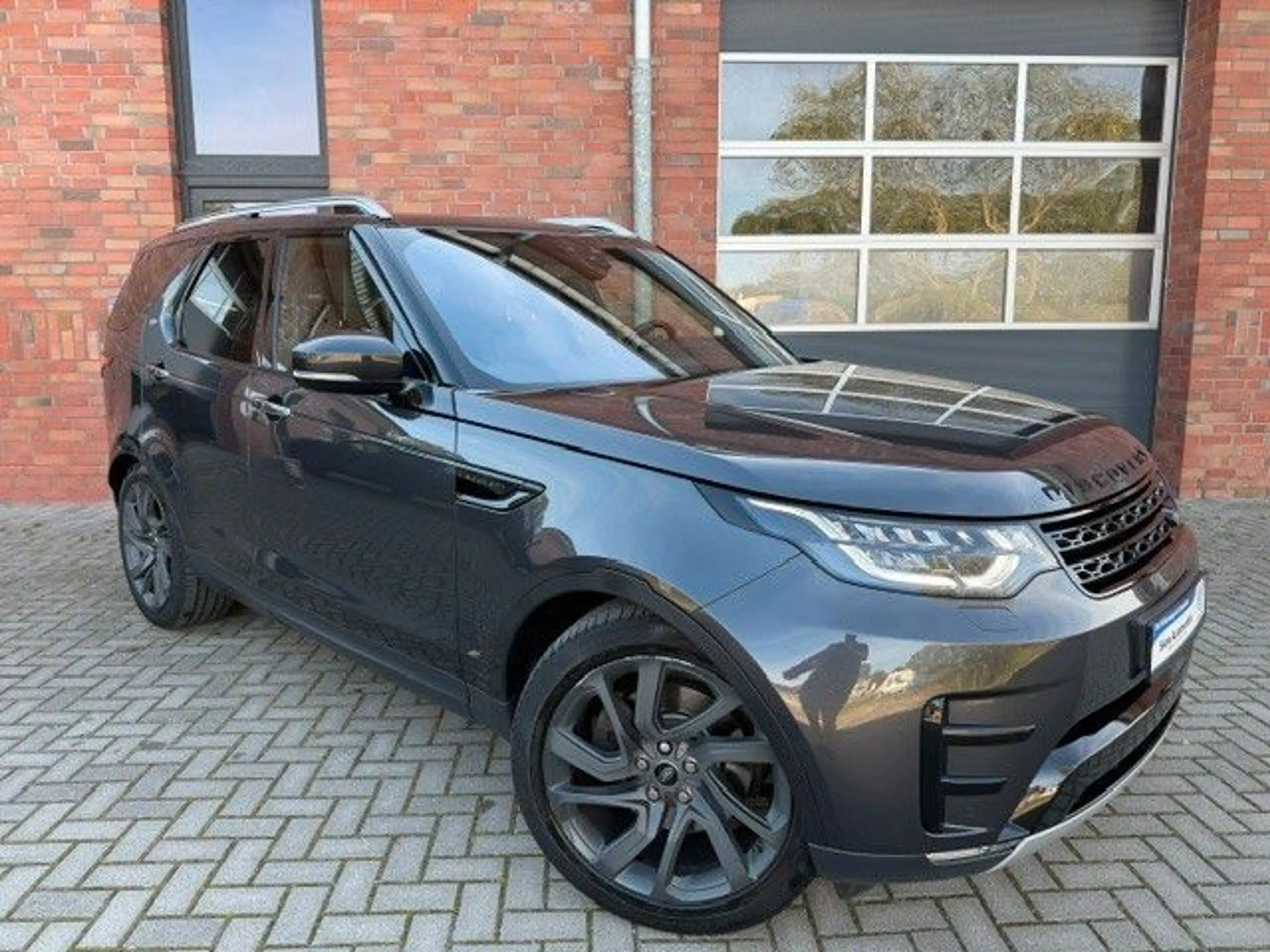 Land Rover Discovery DISCOVERY 5 HSE LUXURY,PANO,7-ELEK SITZE, 1.HAND — photo 3