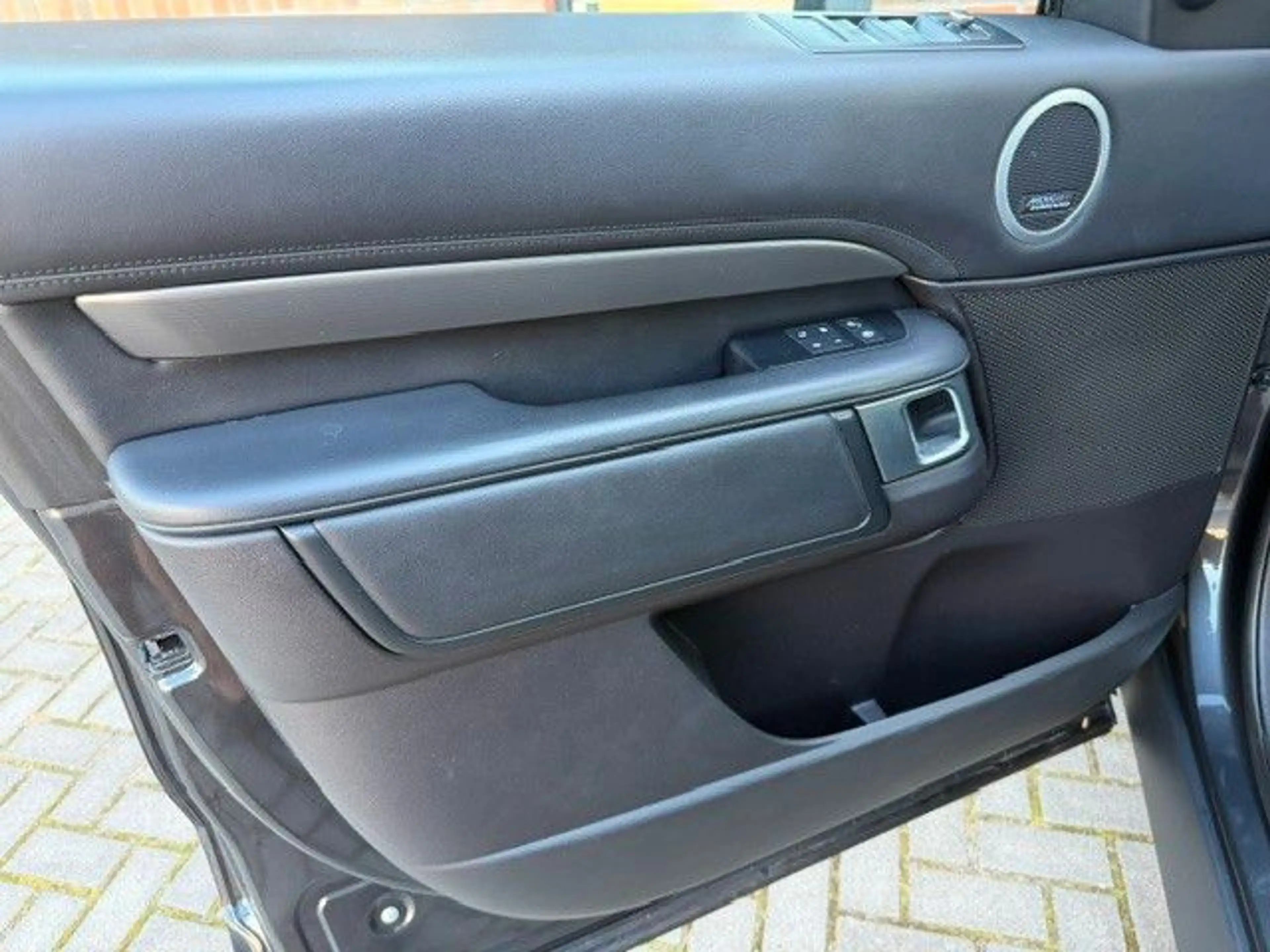 Land Rover Discovery DISCOVERY 5 HSE LUXURY,PANO,7-ELEK SITZE, 1.HAND — photo 12
