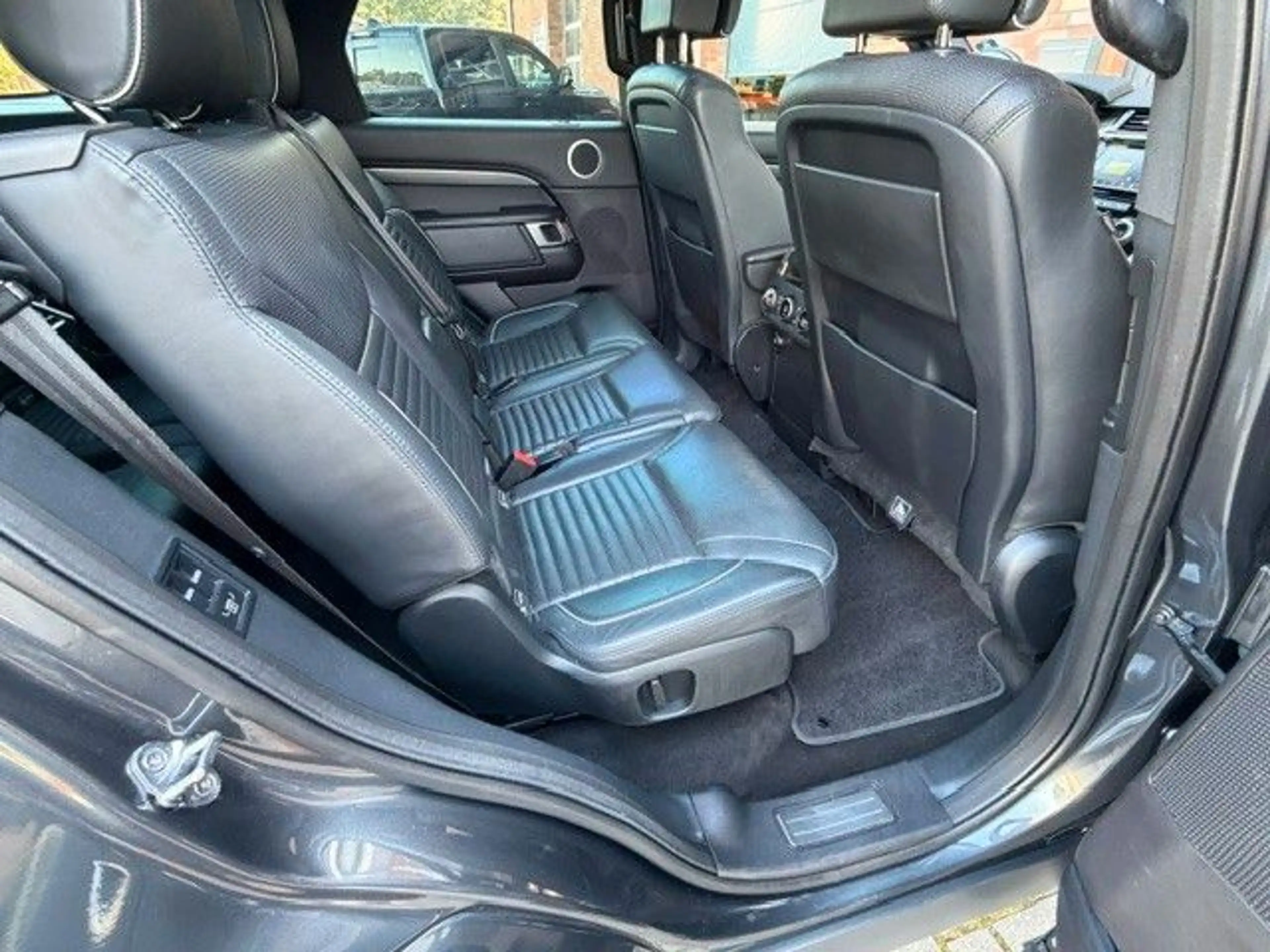 Land Rover Discovery DISCOVERY 5 HSE LUXURY,PANO,7-ELEK SITZE, 1.HAND — photo 9