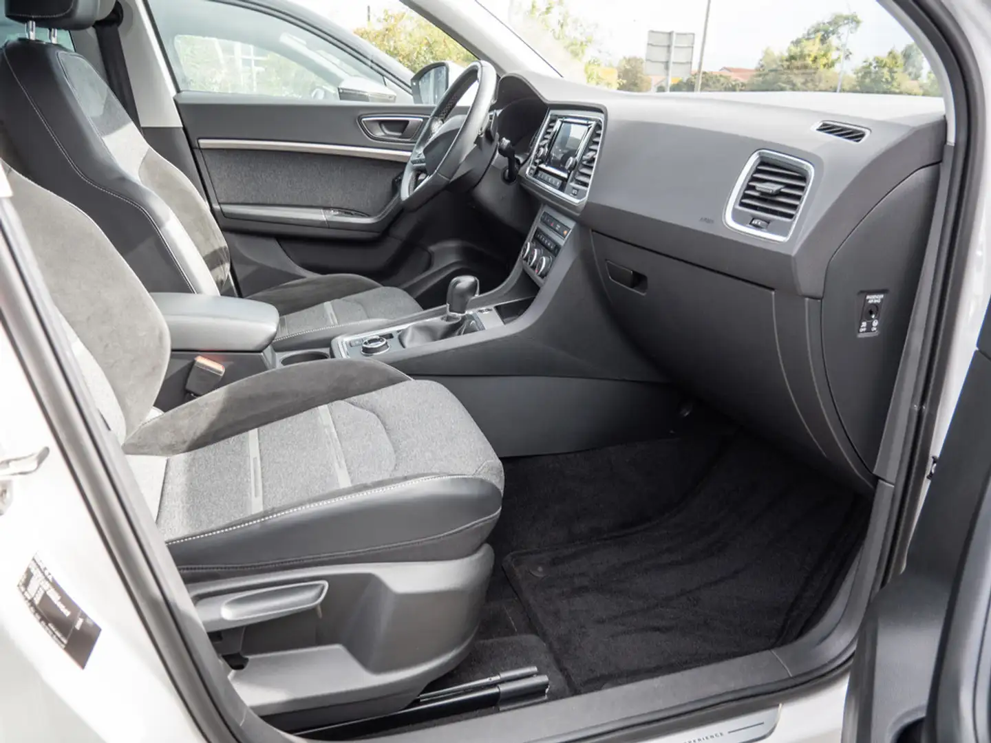 SEAT Ateca 2.0 TSI Xperience 4Drive STANDHZ LED Blanco - 2