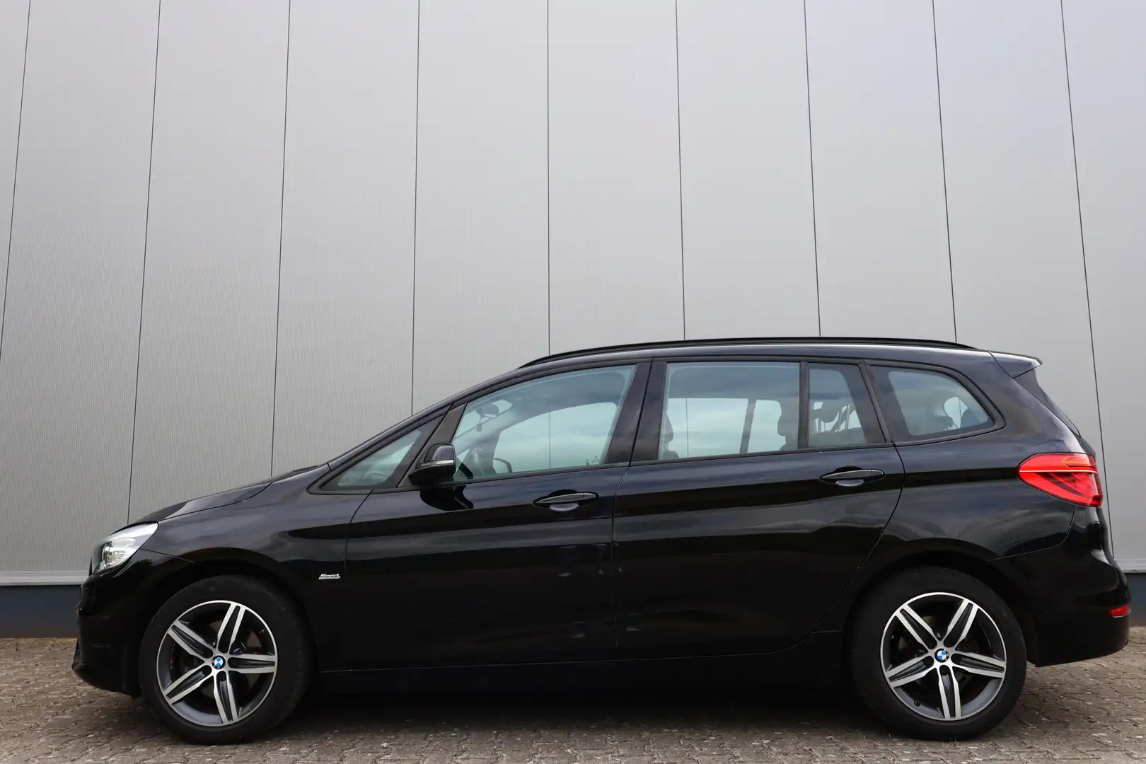 BMW 218 218I EXECUTIVE GRAN TOURER 7 ZITTER Schwarz - 2