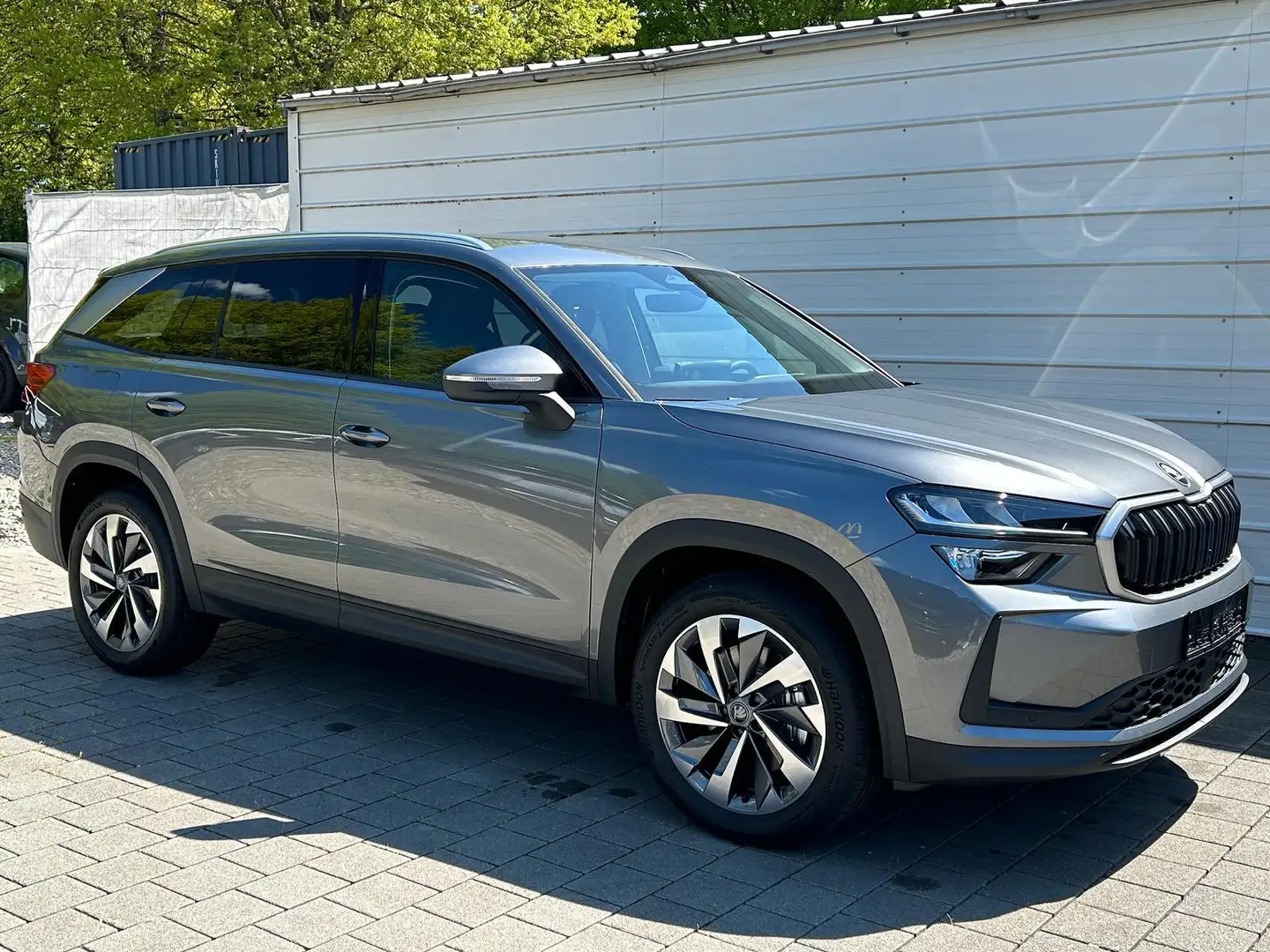 Skoda Kodiaq Selection 1.5 eTSI 7-Sitzer*ACC*NAVI*KAMERA 110... Grigio - 1