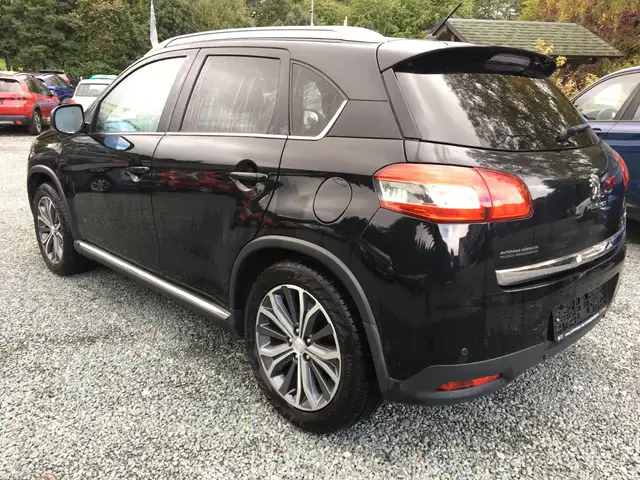 Peugeot 4008 view 6