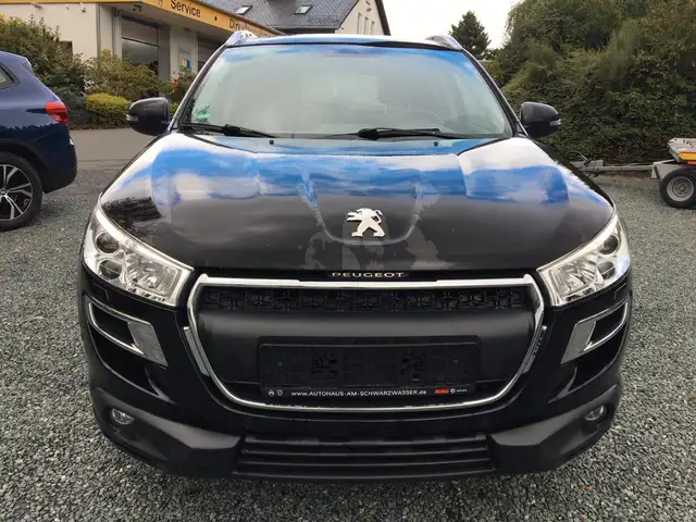 Peugeot 4008 view 2