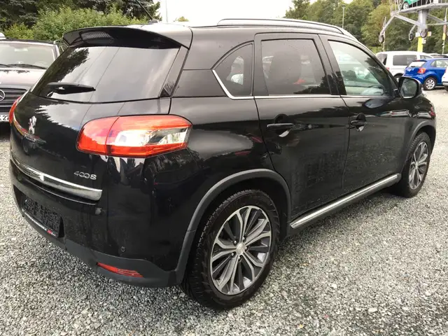 Peugeot 4008 view 5