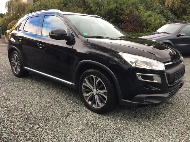 Peugeot 4008 view 3