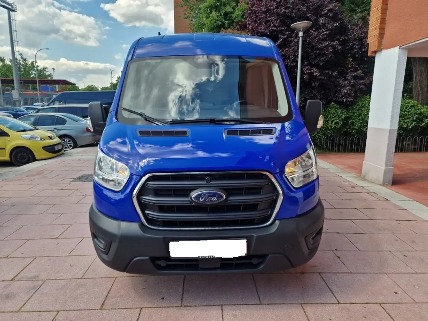 Ford Transit FT 350 L2 Van Ambiente 130 Azul - 2