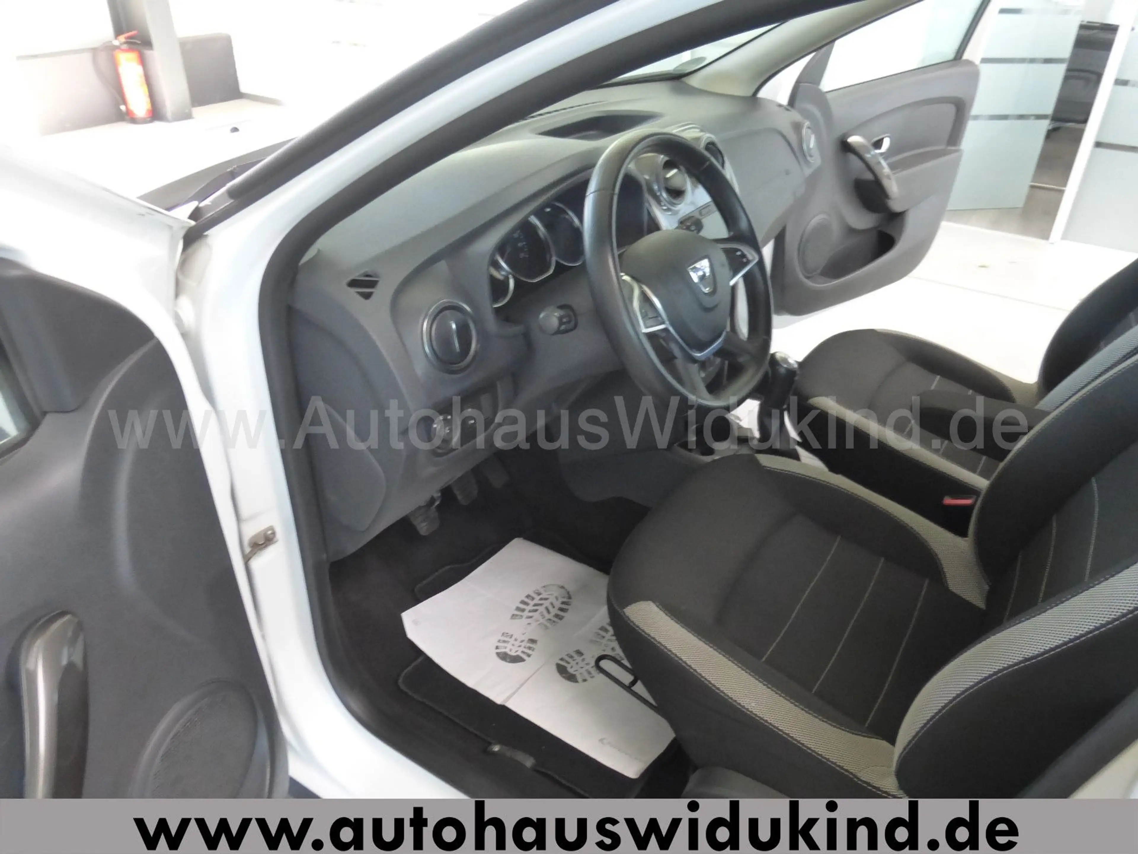 Dacia Logan II Kombi Stepway LPG Gas Navi Klima 1.Hd — photo 9