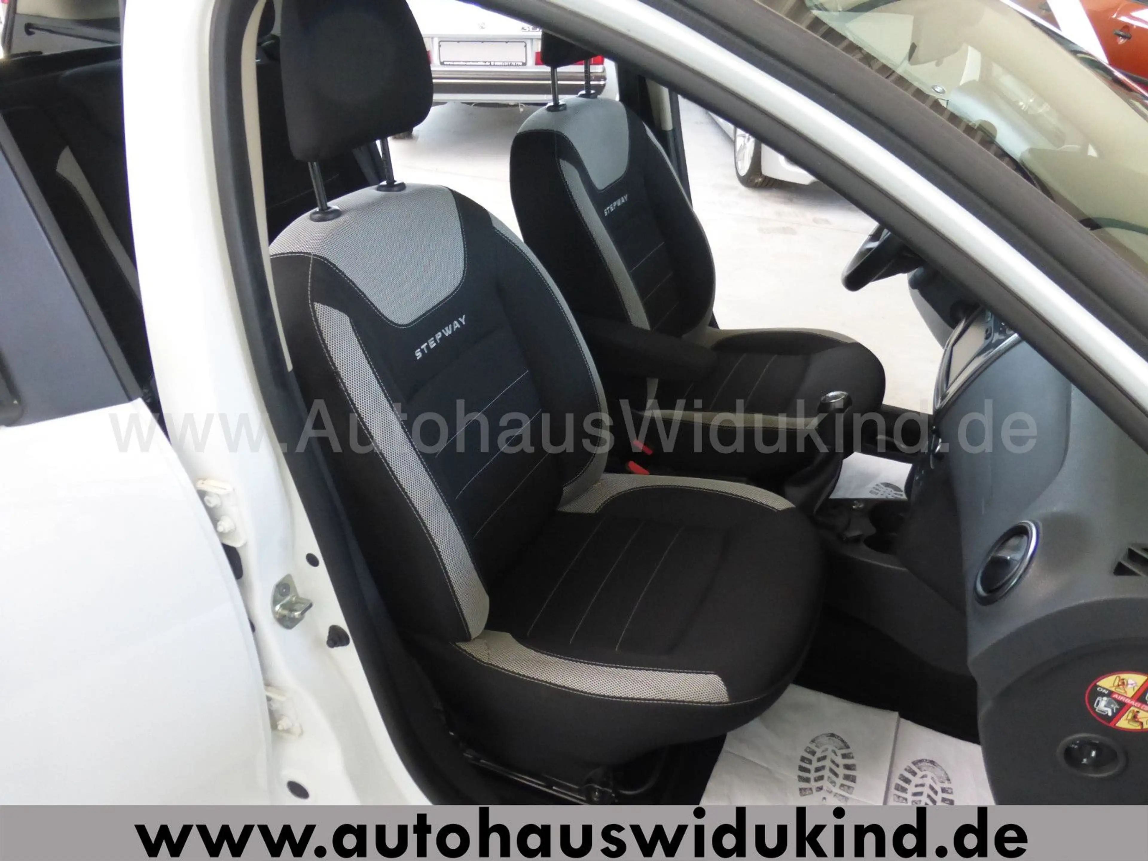 Dacia Logan II Kombi Stepway LPG Gas Navi Klima 1.Hd — photo 12