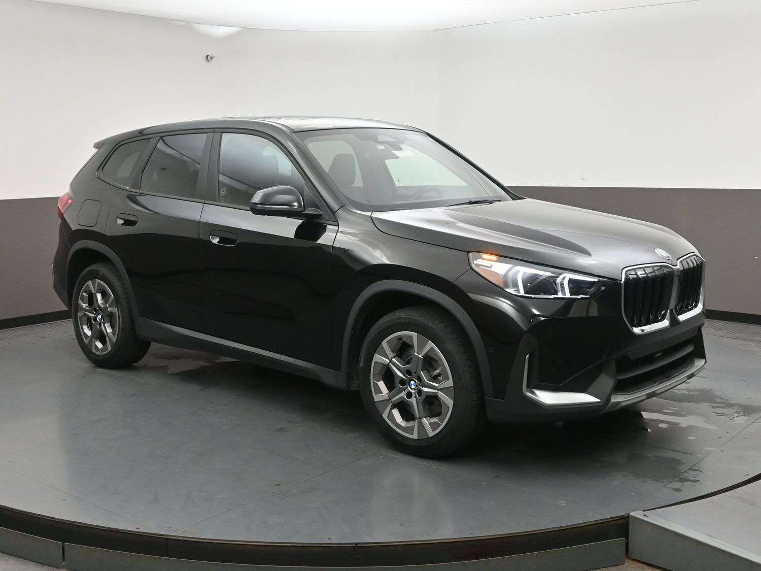2025 BMW X1 XDRIVE28I PREMIUM ESSENTIAL PACKAGE, PANORAMIC MOO