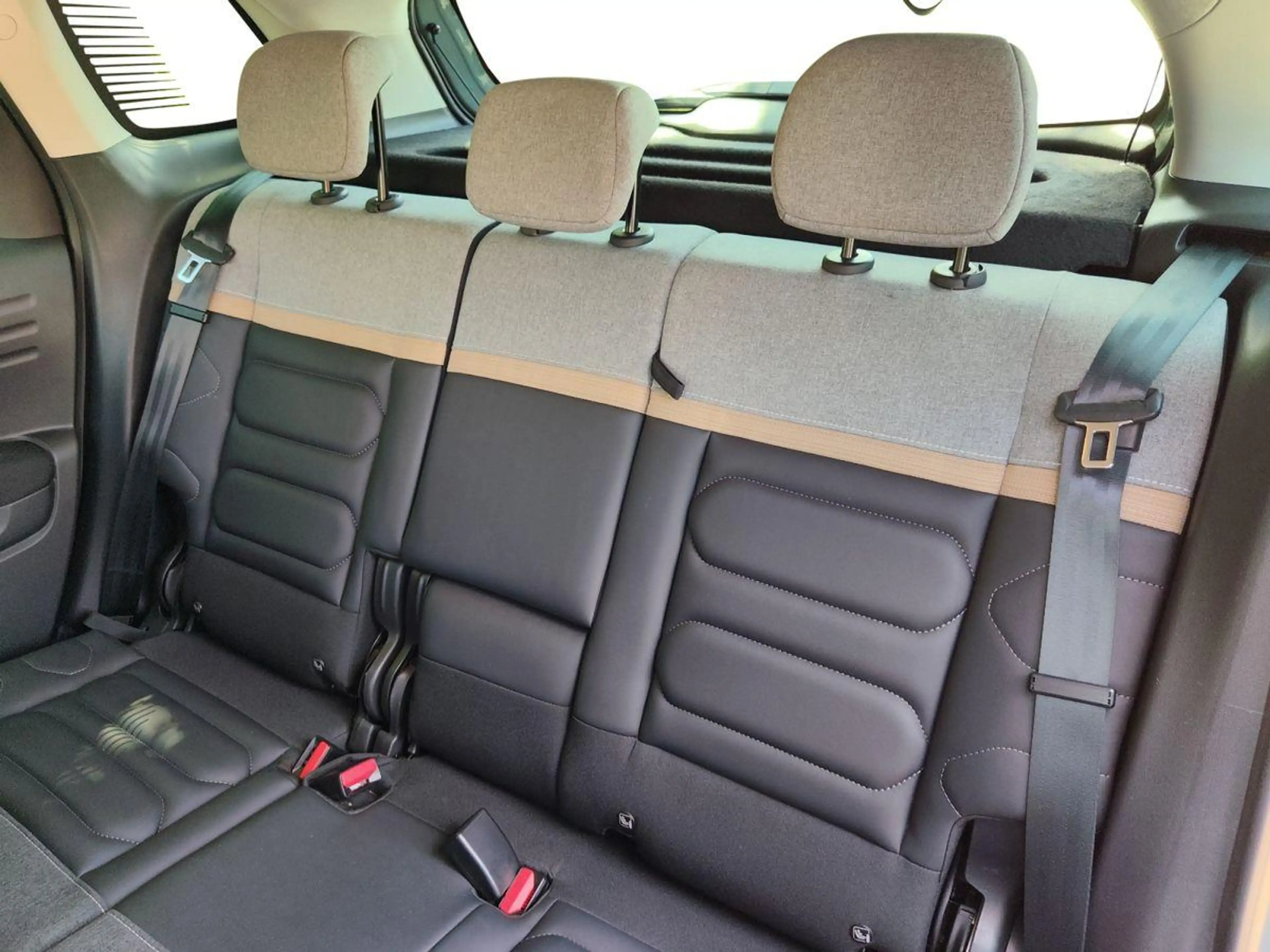 Citroen C3 Aircross 1.2 12V e-THP / PureTech — photo 10