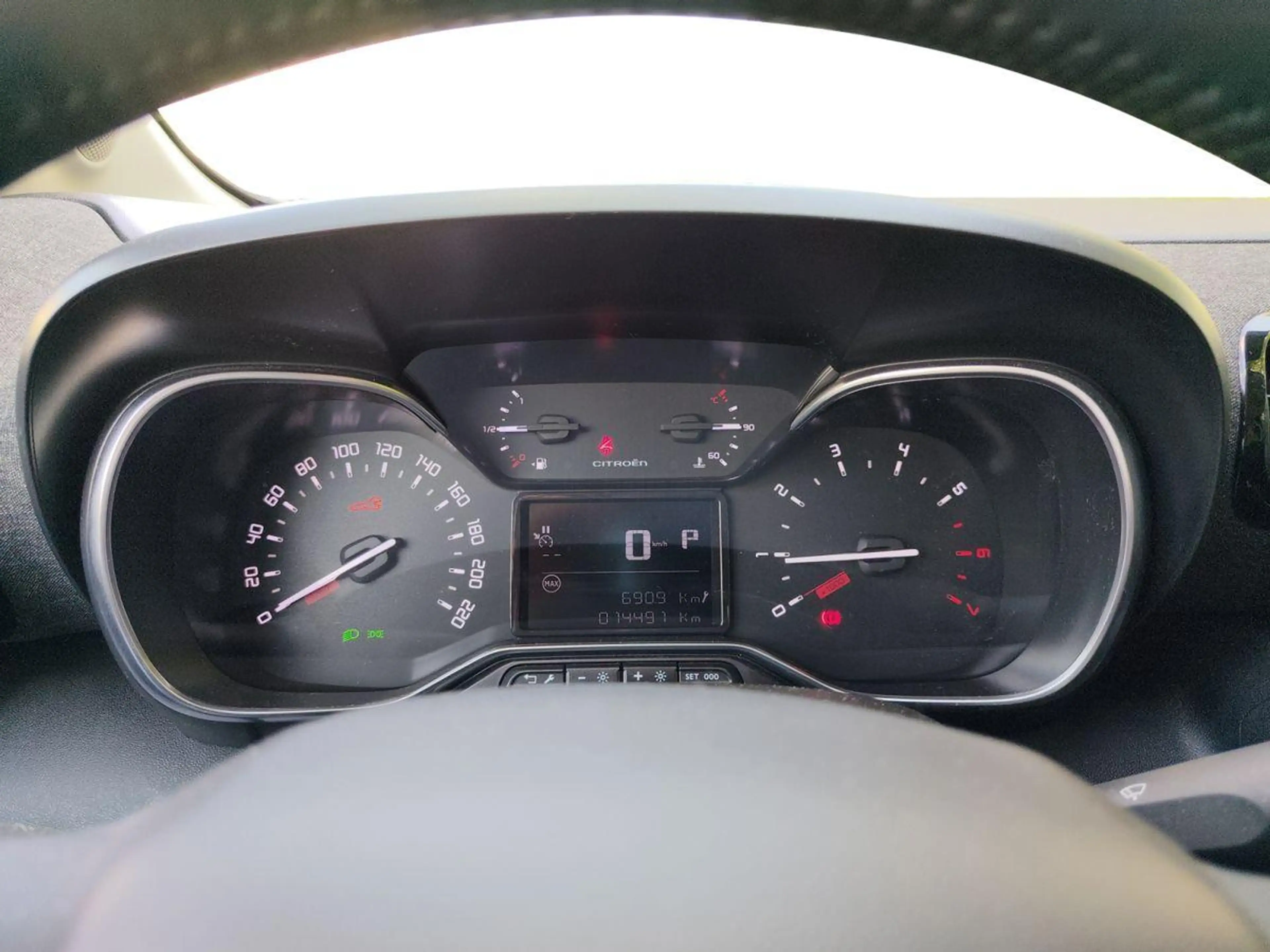 Citroen C3 Aircross 1.2 12V e-THP / PureTech — photo 8
