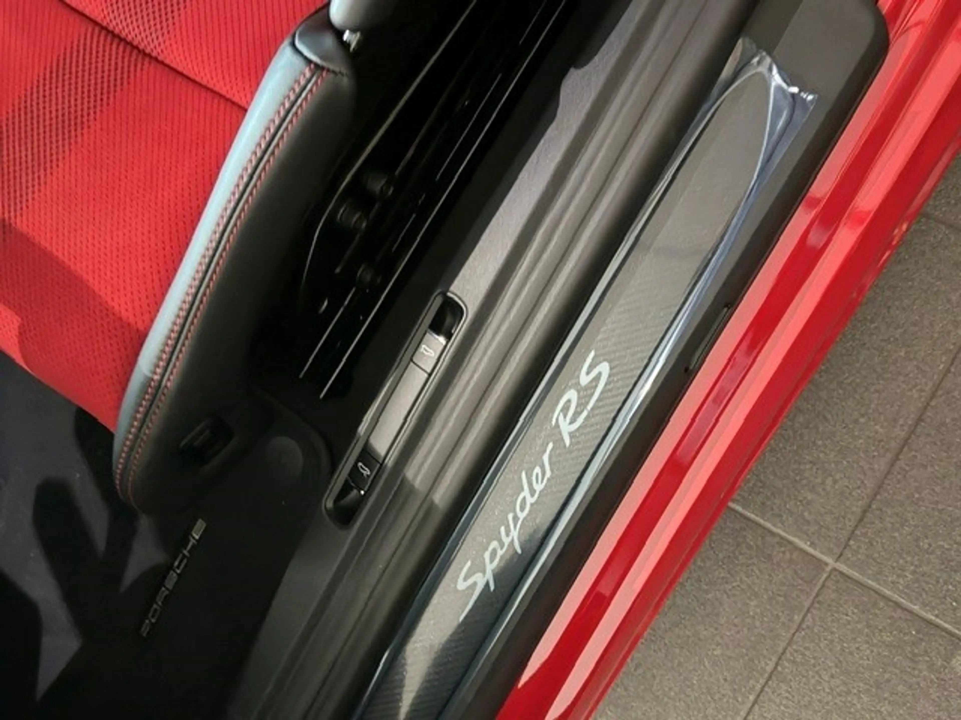 Porsche 718 Spyder Boxster RS nur 50km Weiss/Lift/Bose — photo 9