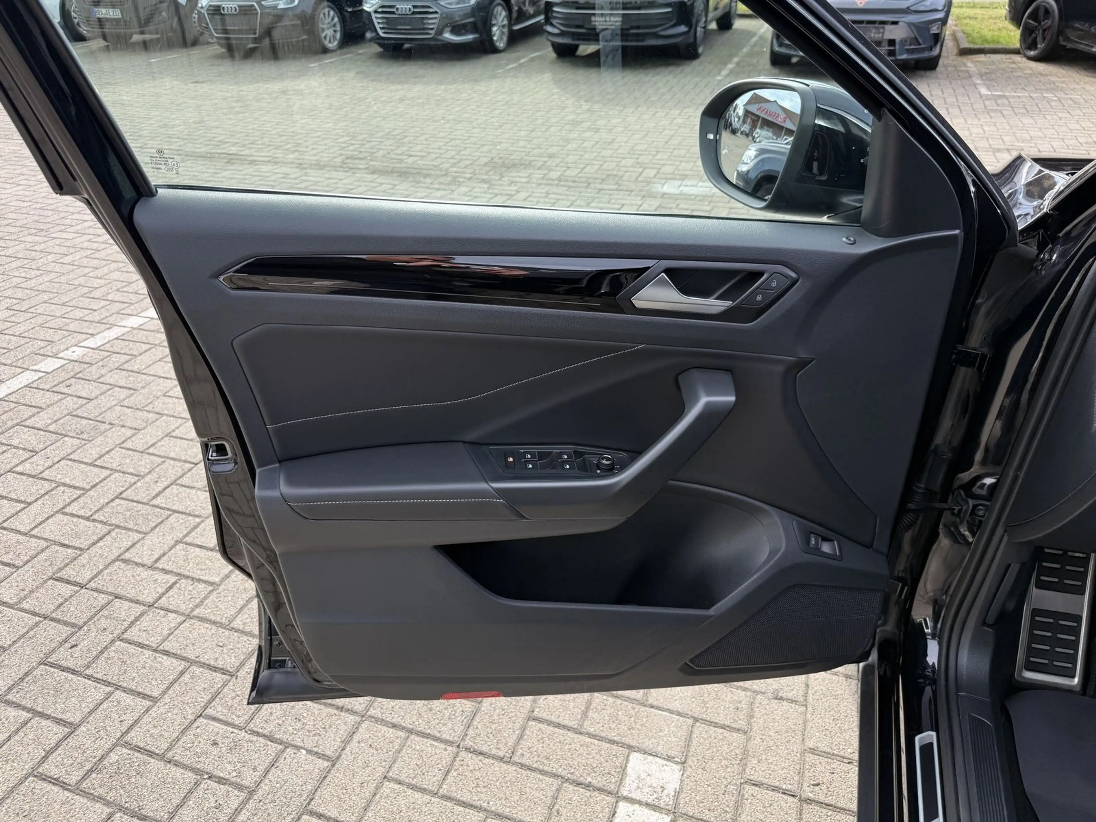 Volkswagen T-Roc R Line,IQ-Drive,R-Kam,Winter,ACC,IQ-Light — photo 13