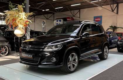 Volkswagen Tiguan 2.0 TSI R-line!! 4Motion 59DKM! DSG! Xenon Pano VO