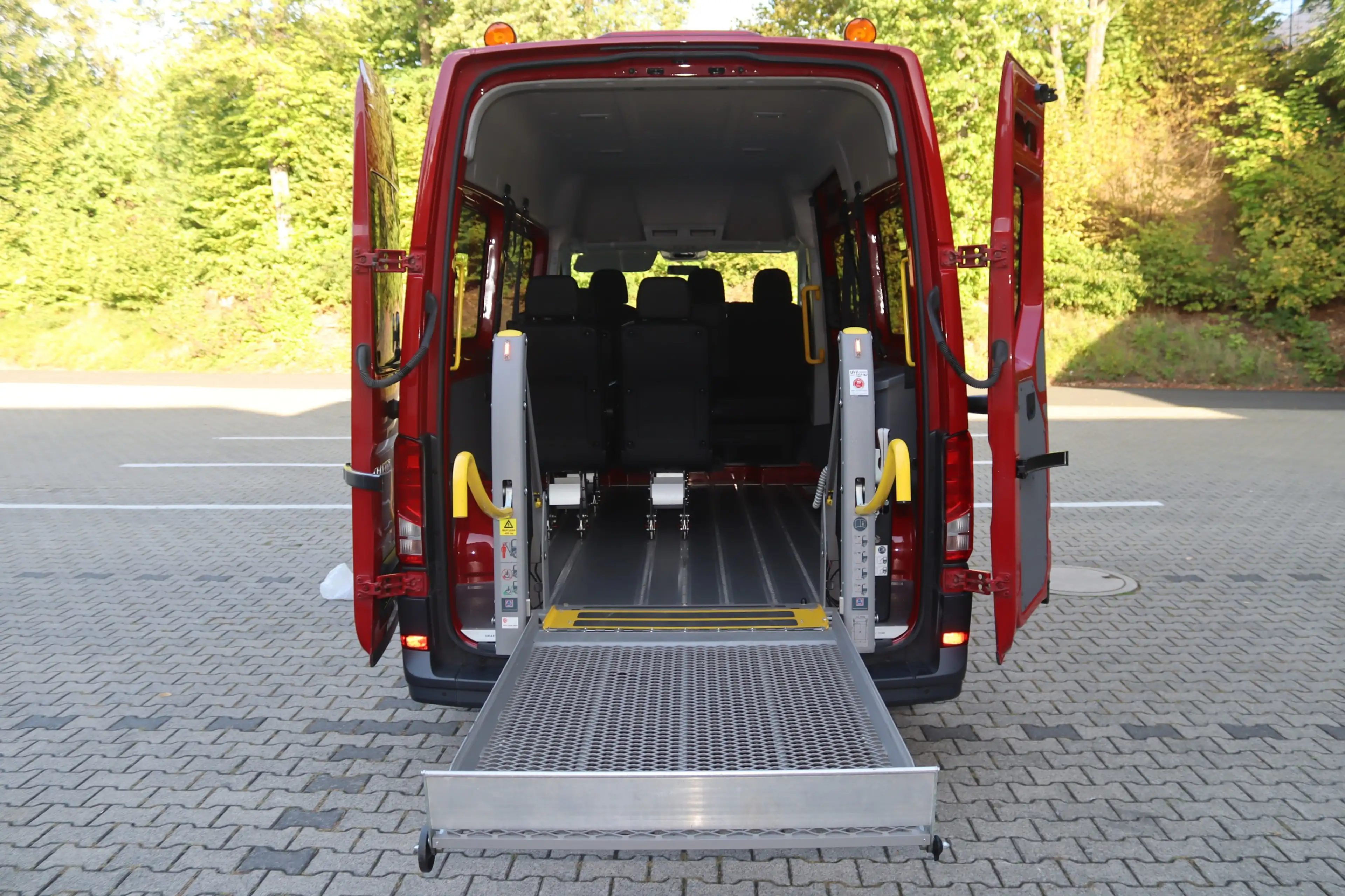 Volkswagen Crafter 35 mittellang Hochdach-Rollstuhl-8SI-PDC — photo 8