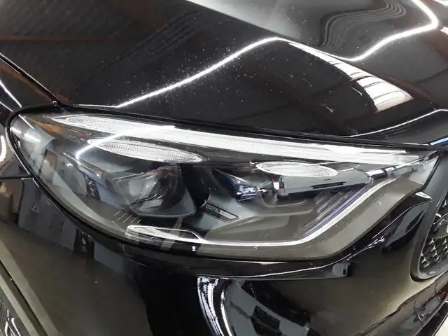 Mercedes-Benz GLC view 14