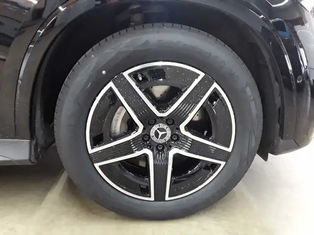 Mercedes-Benz GLC view 13