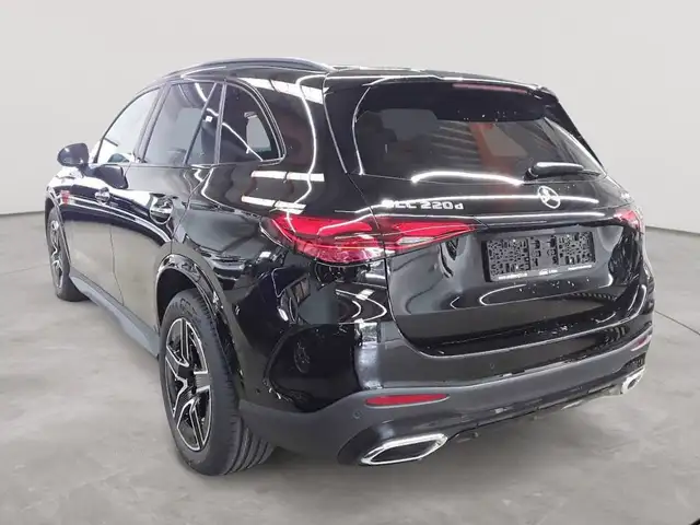 Mercedes-Benz GLC view 2