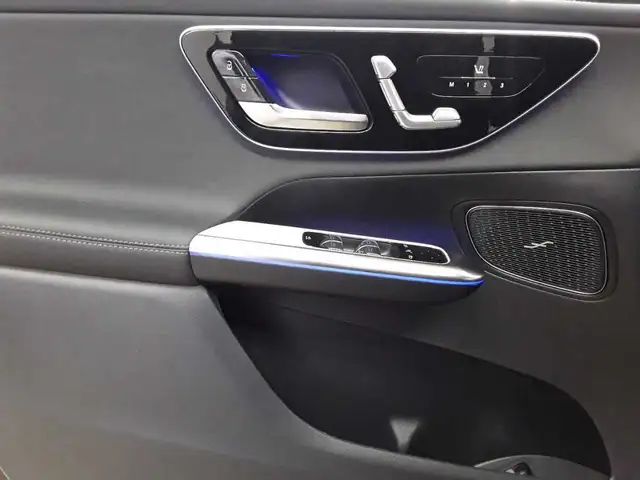 Mercedes-Benz GLC view 4