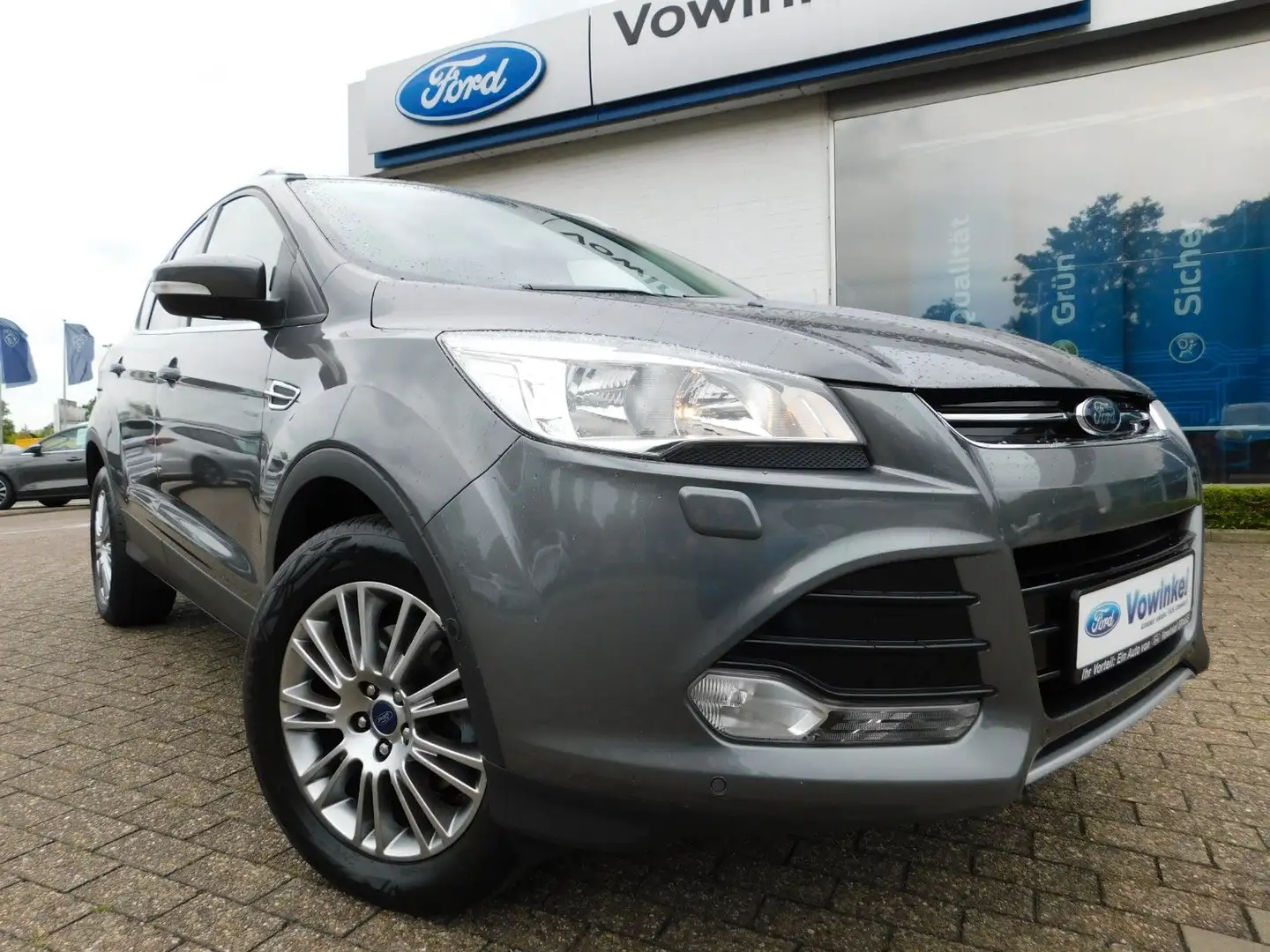 Ford Kuga KUGA TITANIUM Ecoboost+DAB+Navi+AHK+Parkas+SHeft Grau - 1